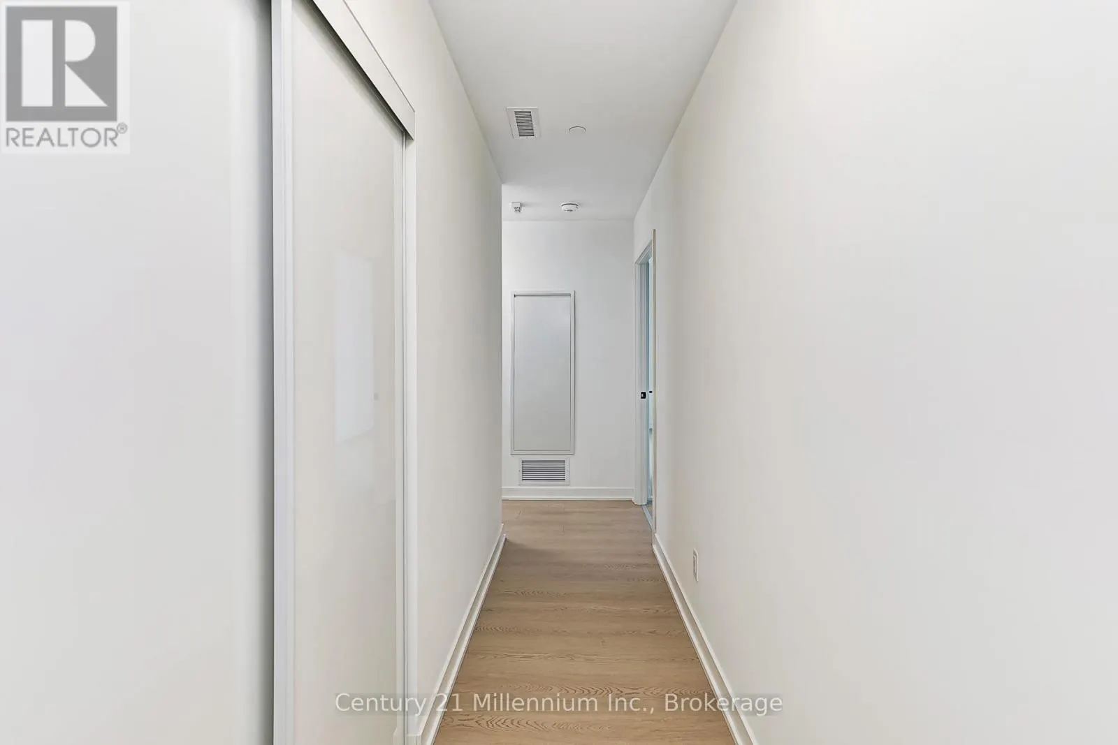 223 - 31 HURON STREET, #223