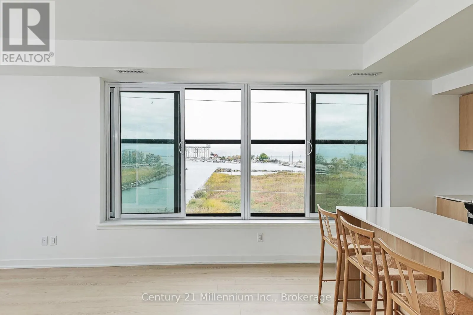 223 - 31 HURON STREET, #223