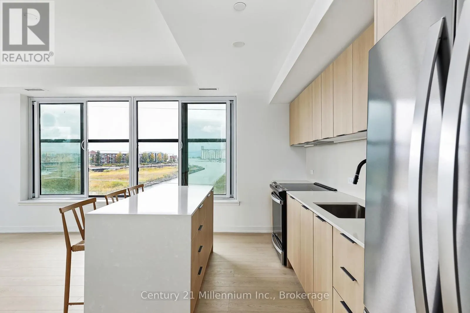 223 - 31 HURON STREET, #223