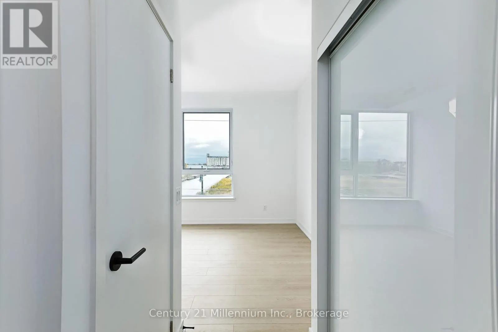 223 - 31 HURON STREET, #223