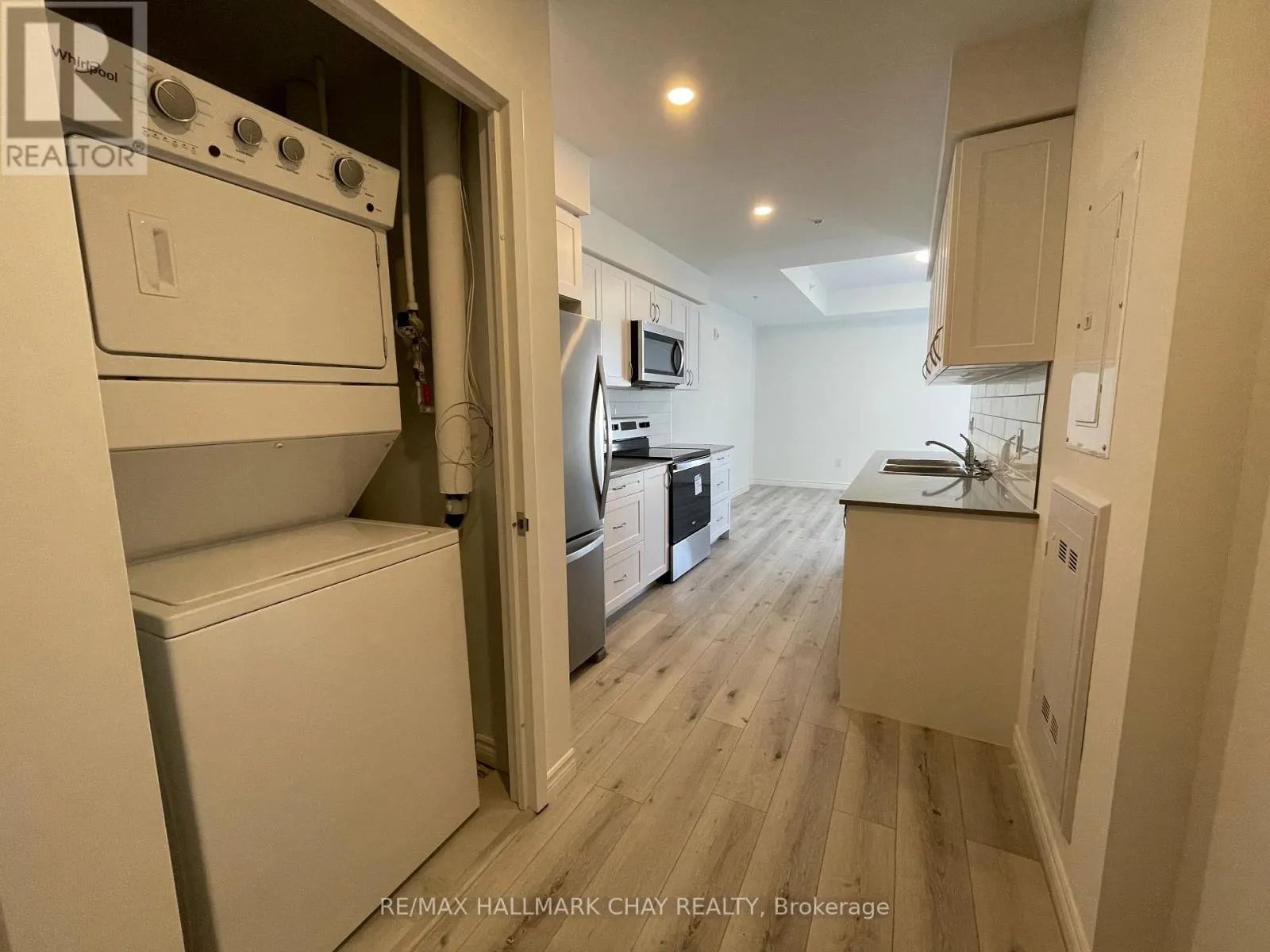 209 - 30 HANMER STREET W