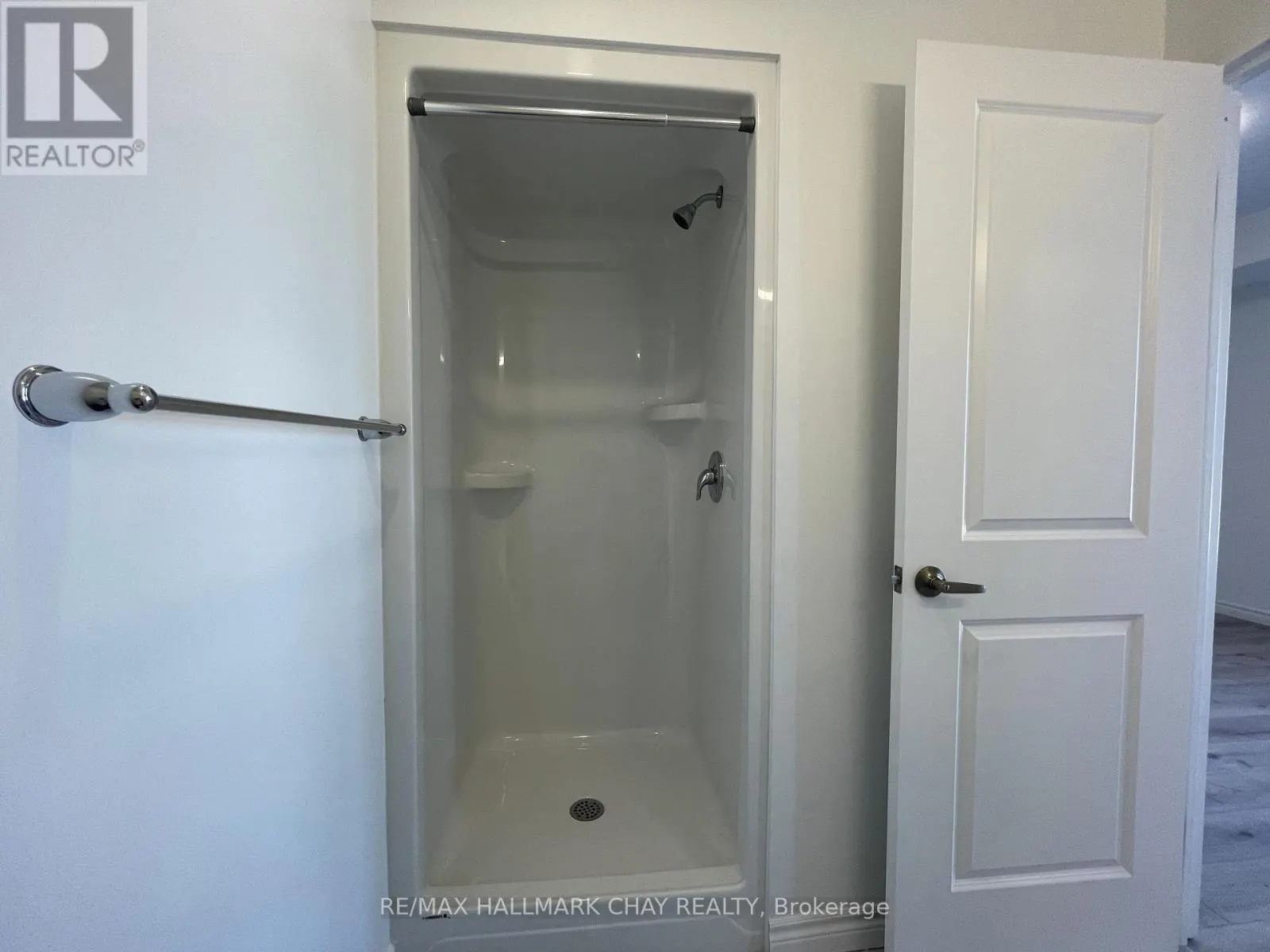 209 - 30 HANMER STREET W