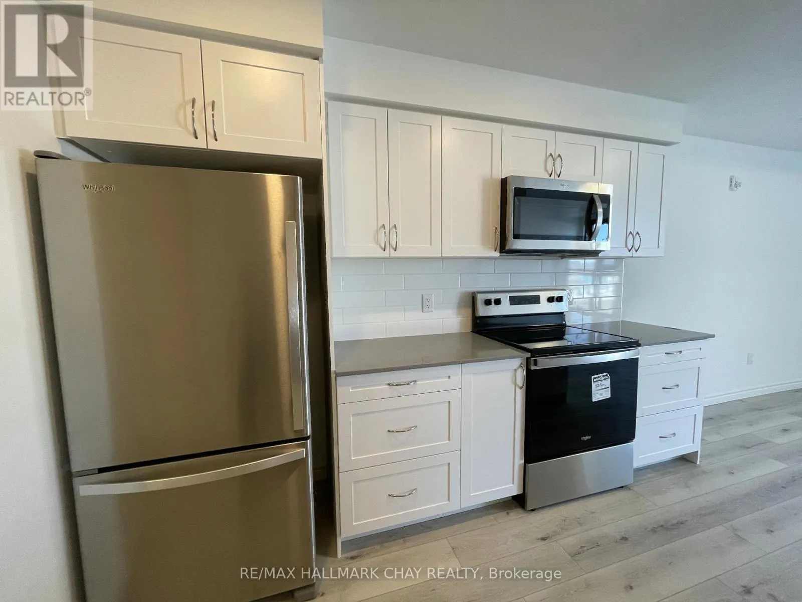209 - 30 HANMER STREET W