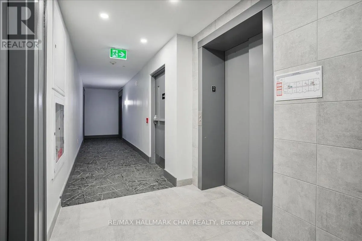 209 - 30 HANMER STREET W