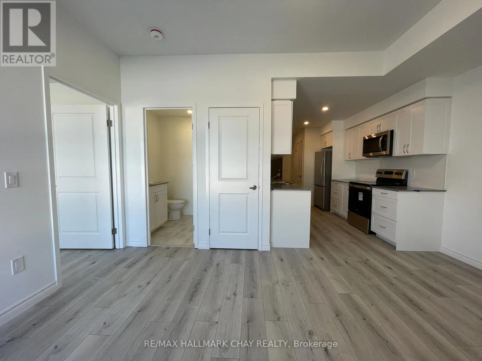 209 - 30 HANMER STREET W