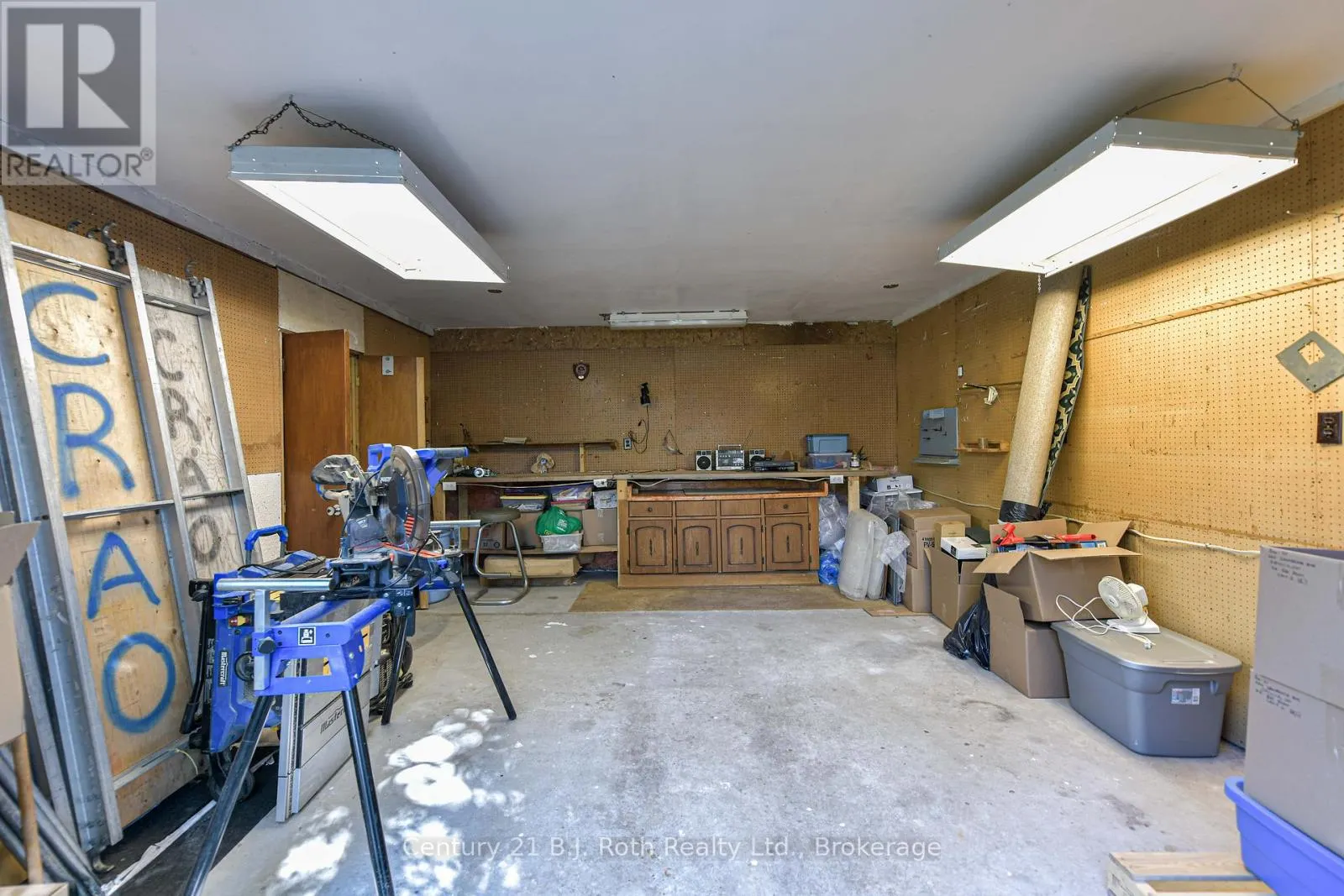 262 LAWRENCE AVENUE