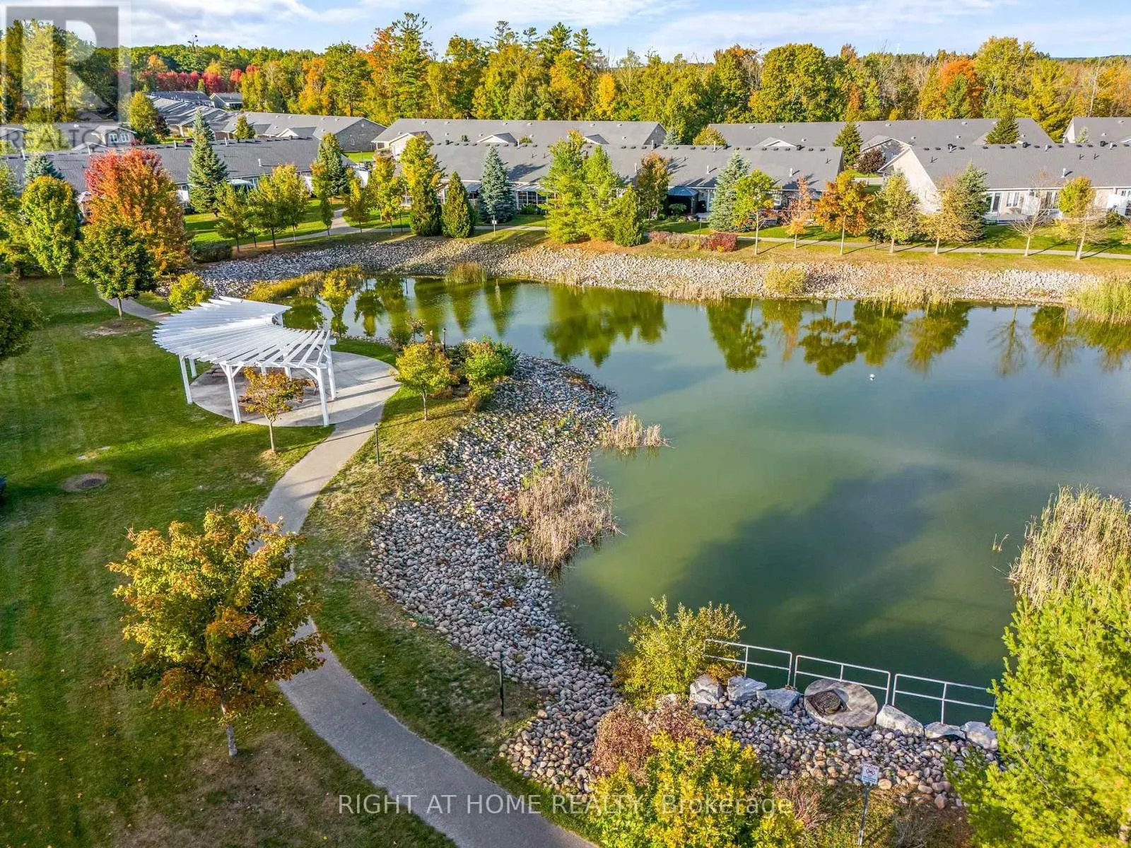 3 CARRUTHERS STREET S