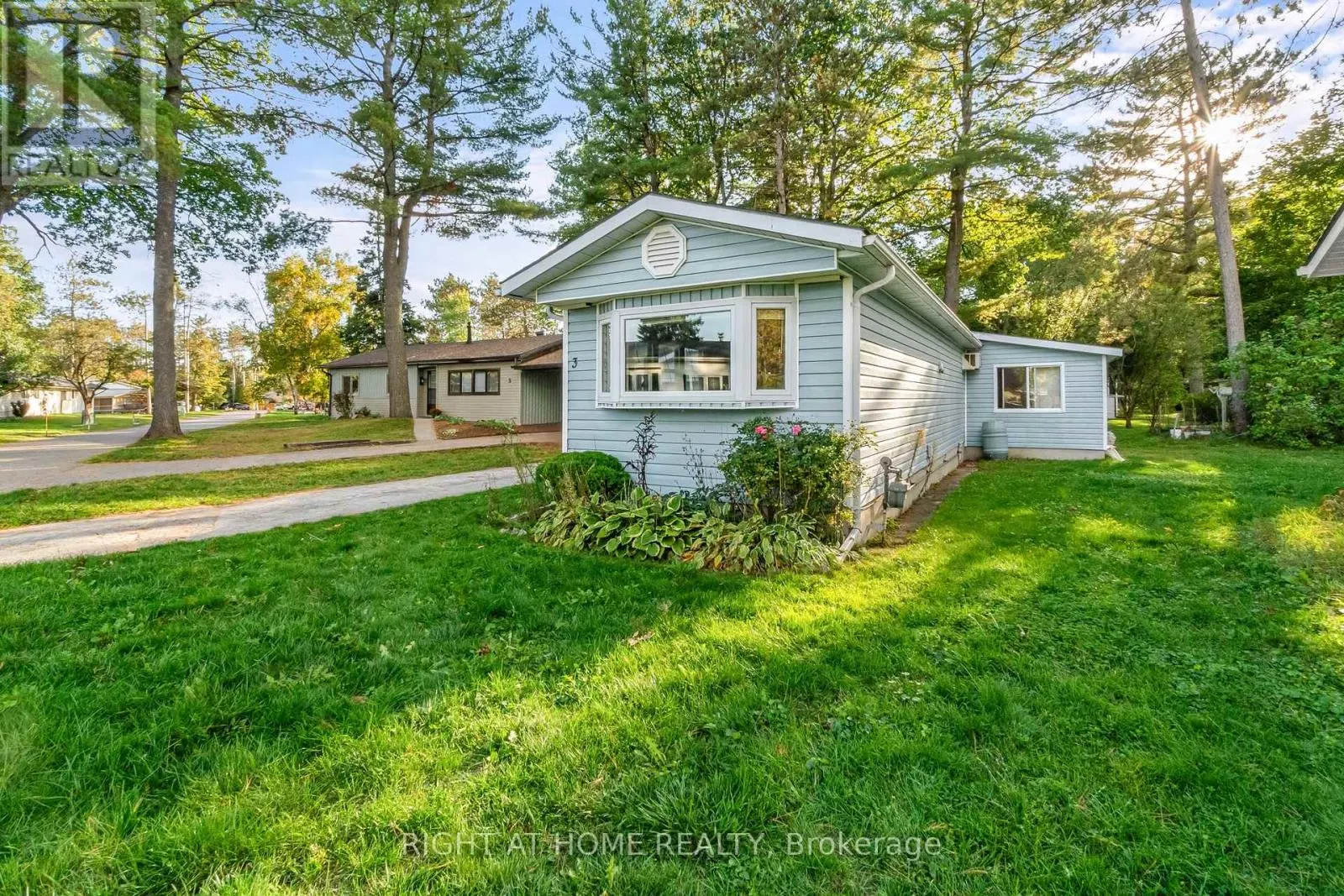 3 CARRUTHERS STREET S