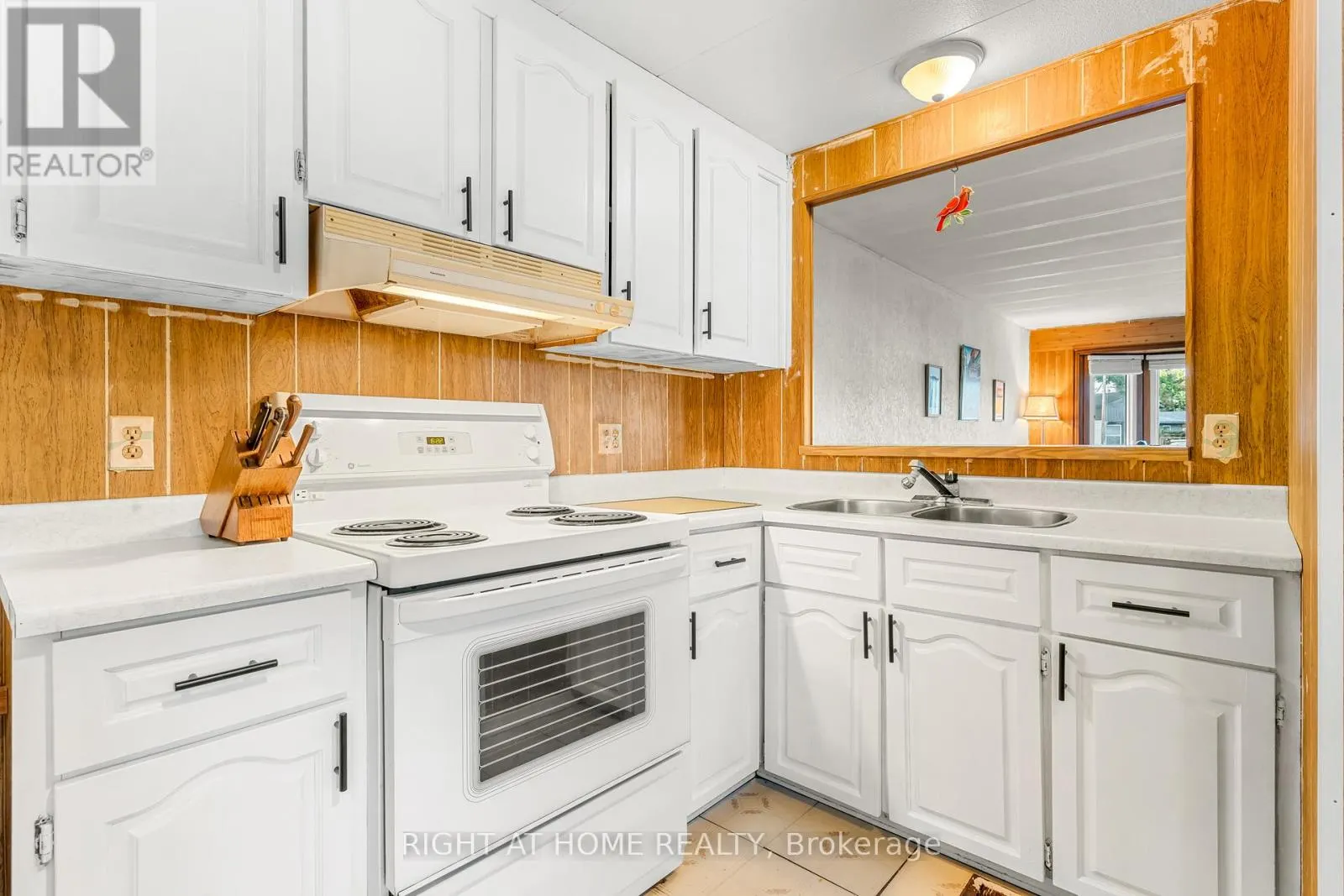 3 CARRUTHERS STREET S