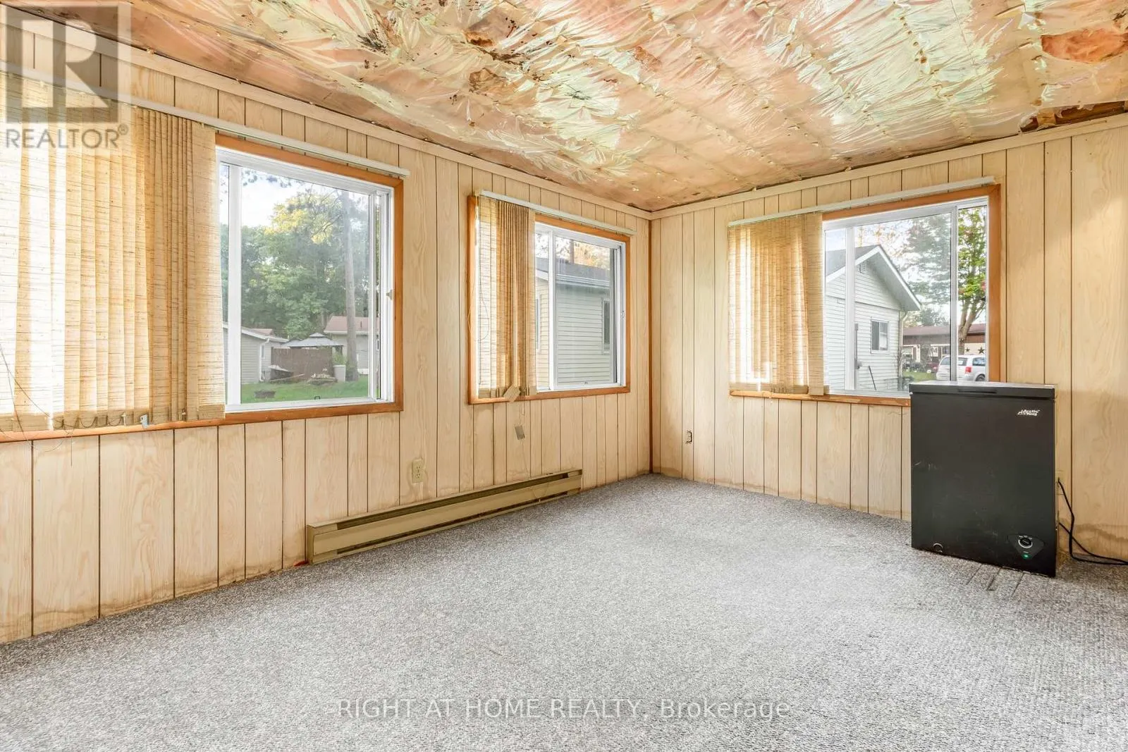 3 CARRUTHERS STREET S