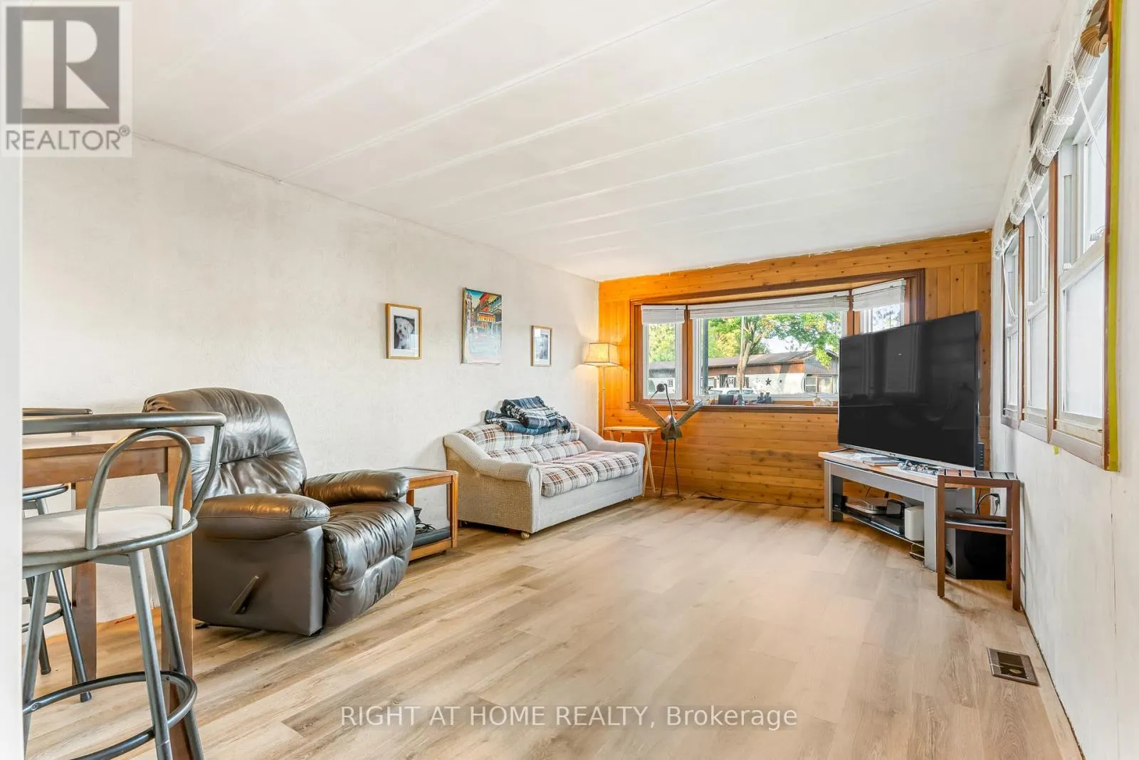 3 CARRUTHERS STREET S