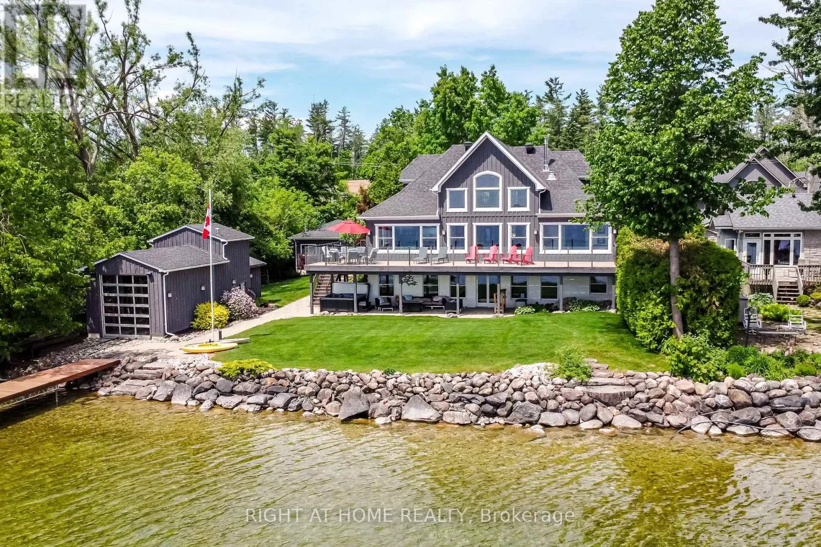 21 LAKESHORE ROAD E