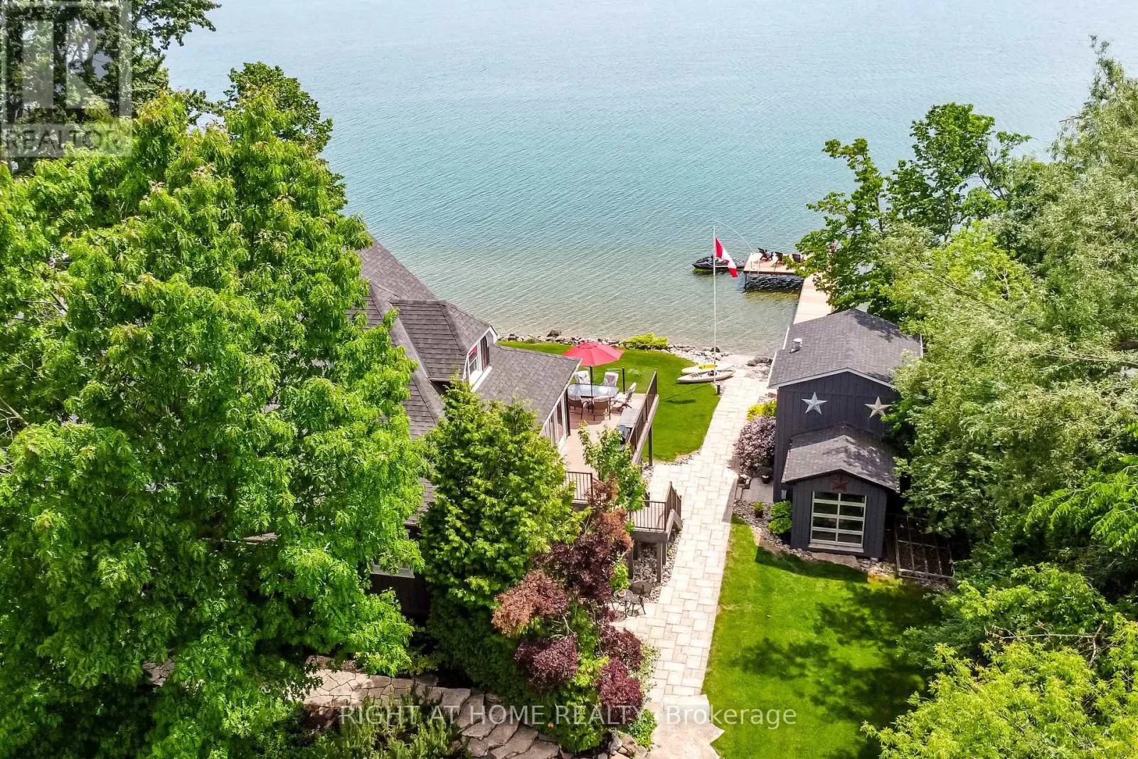 21 LAKESHORE ROAD E