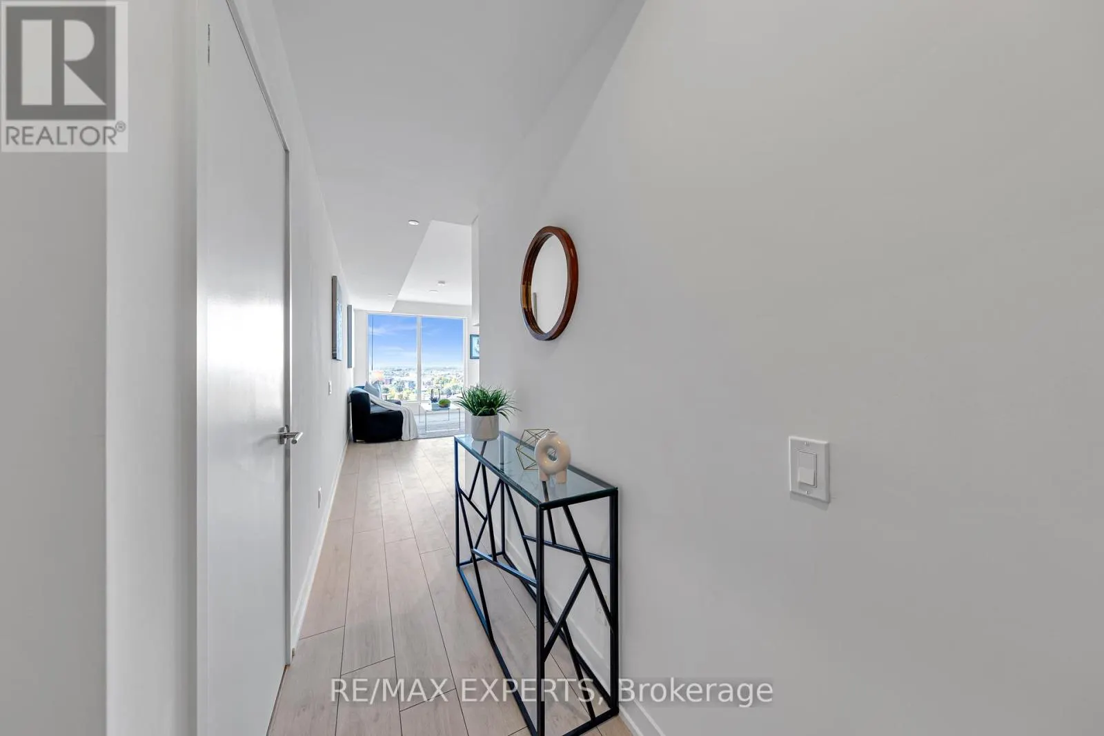 2102 - 39 MARY STREET W