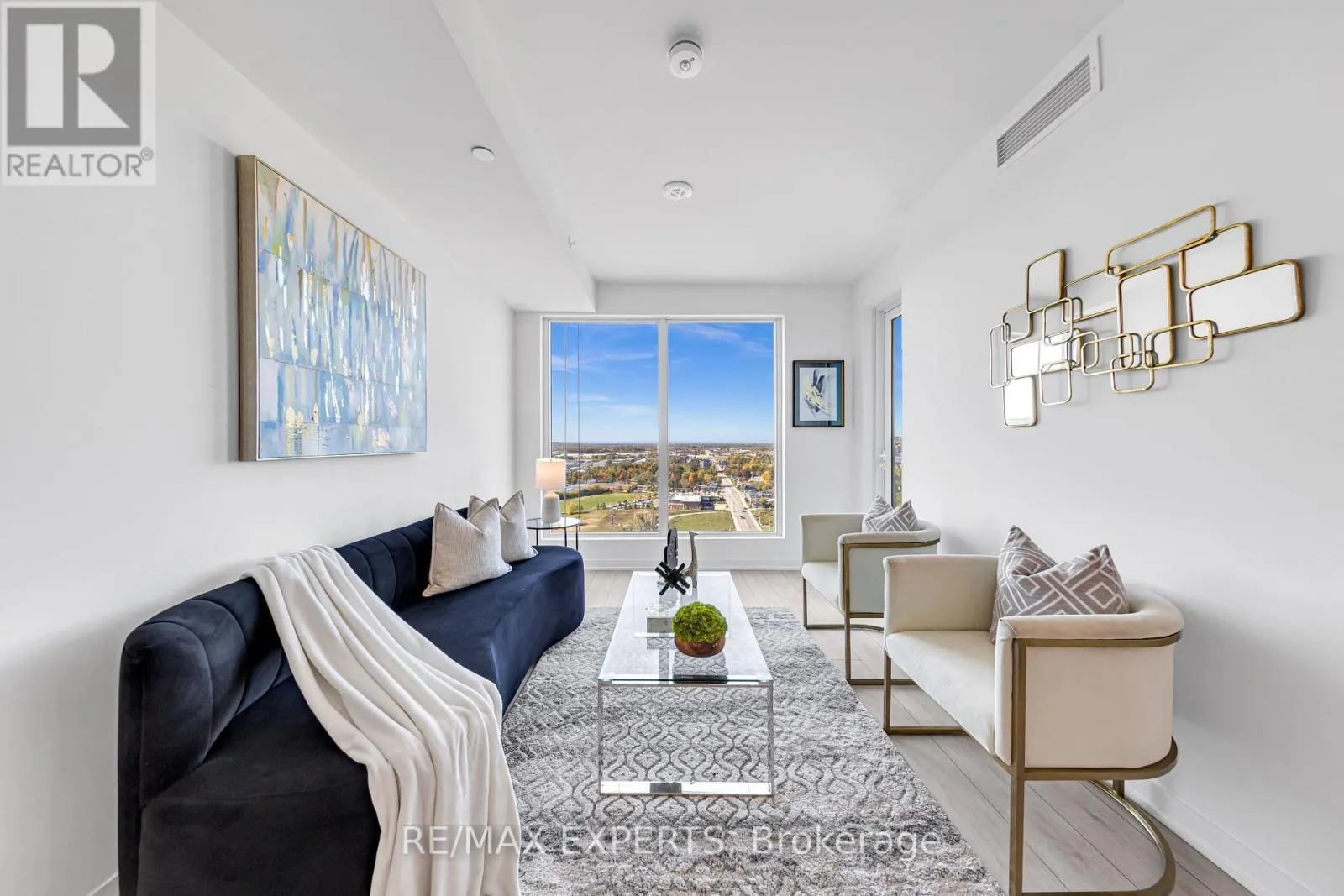 2102 - 39 MARY STREET W