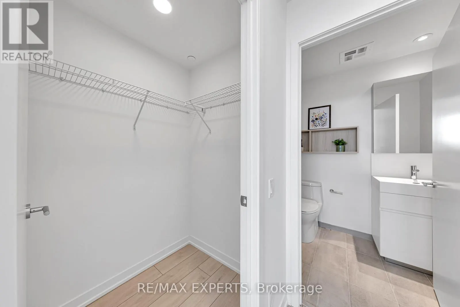 2102 - 39 MARY STREET W