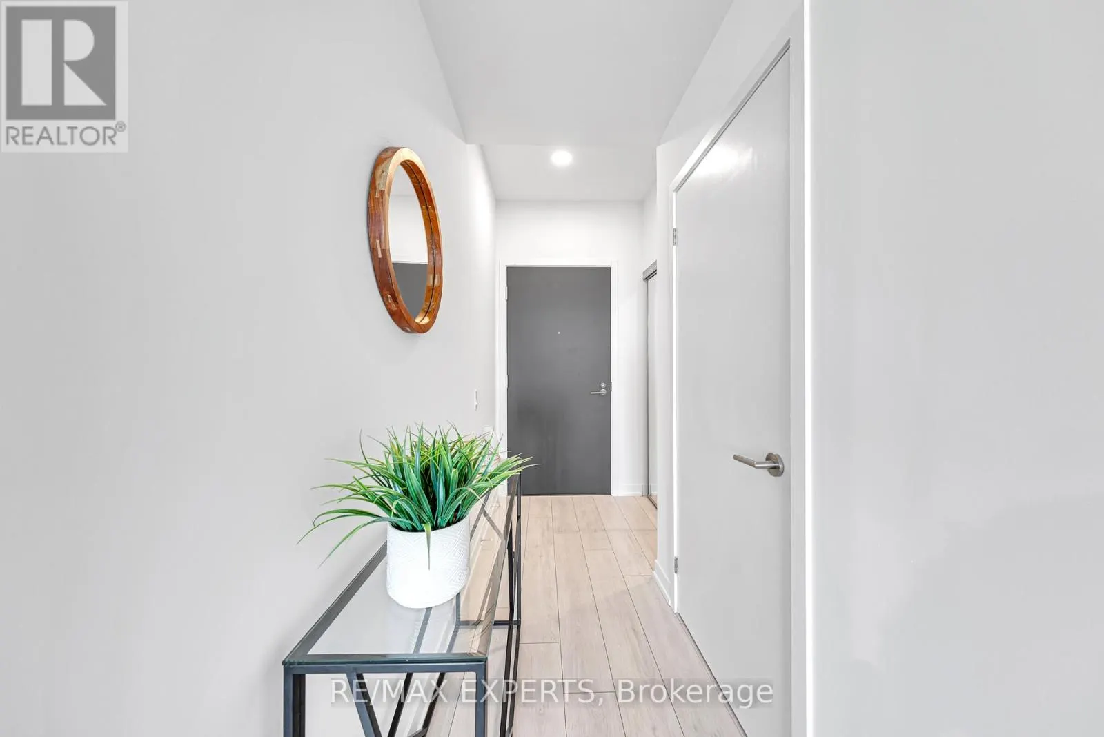 2102 - 39 MARY STREET W