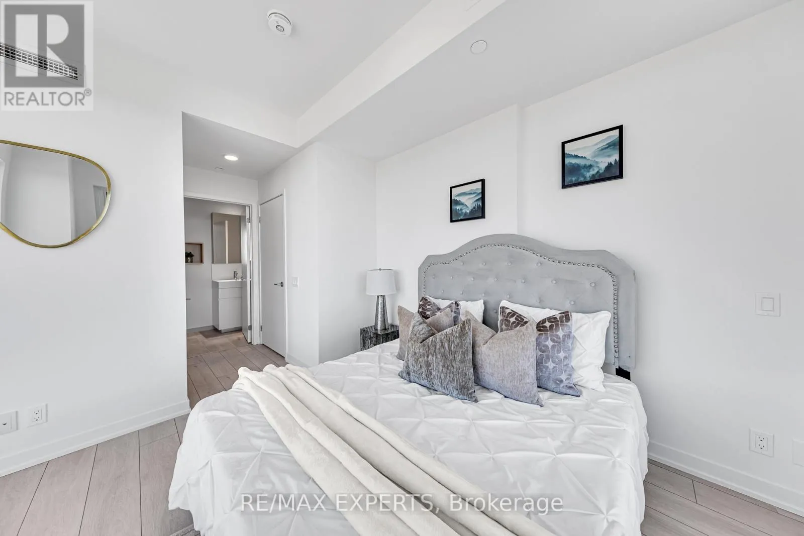 2102 - 39 MARY STREET W