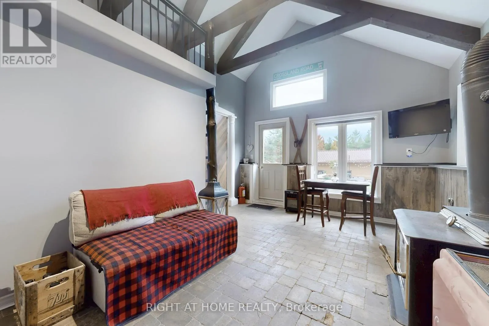 1243 CROSSLAND ROAD