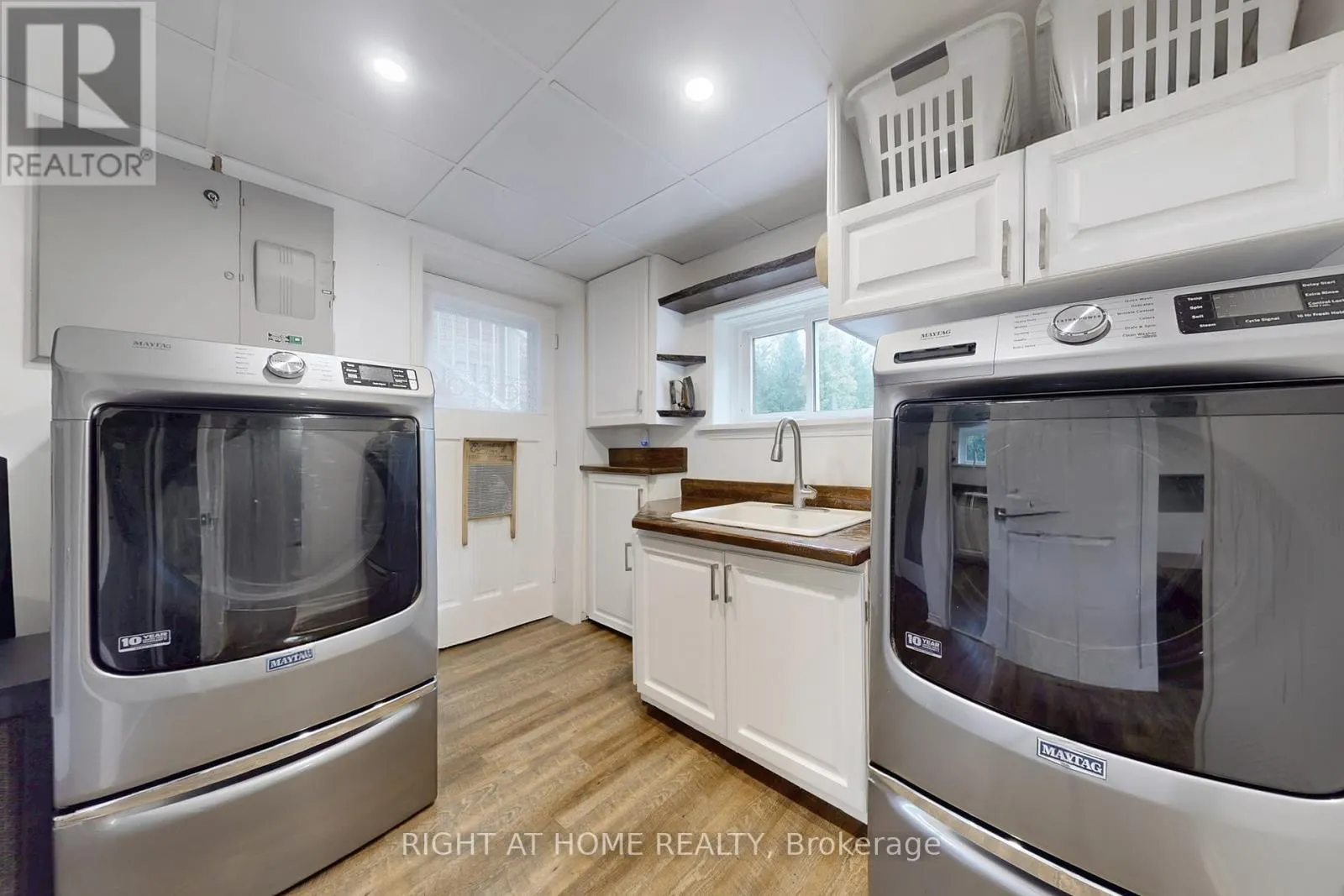 1243 CROSSLAND ROAD