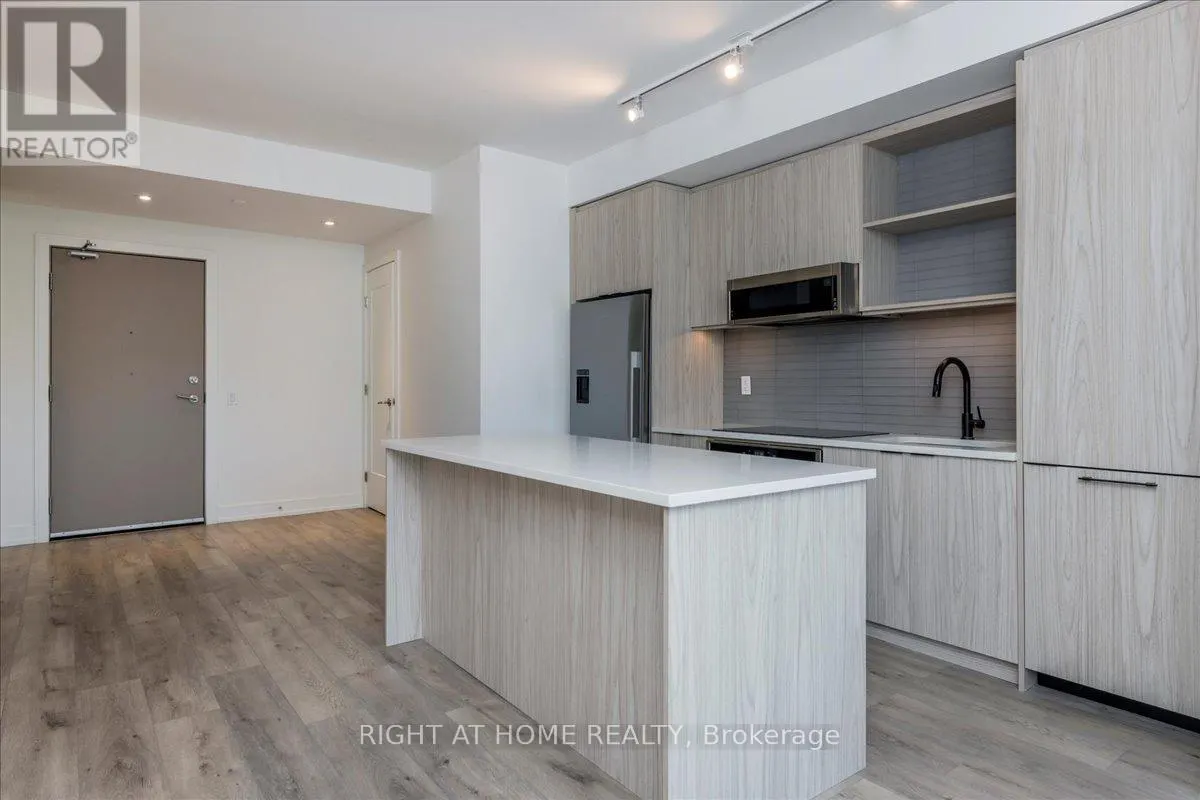 517 - 185 DUNLOP STREET E