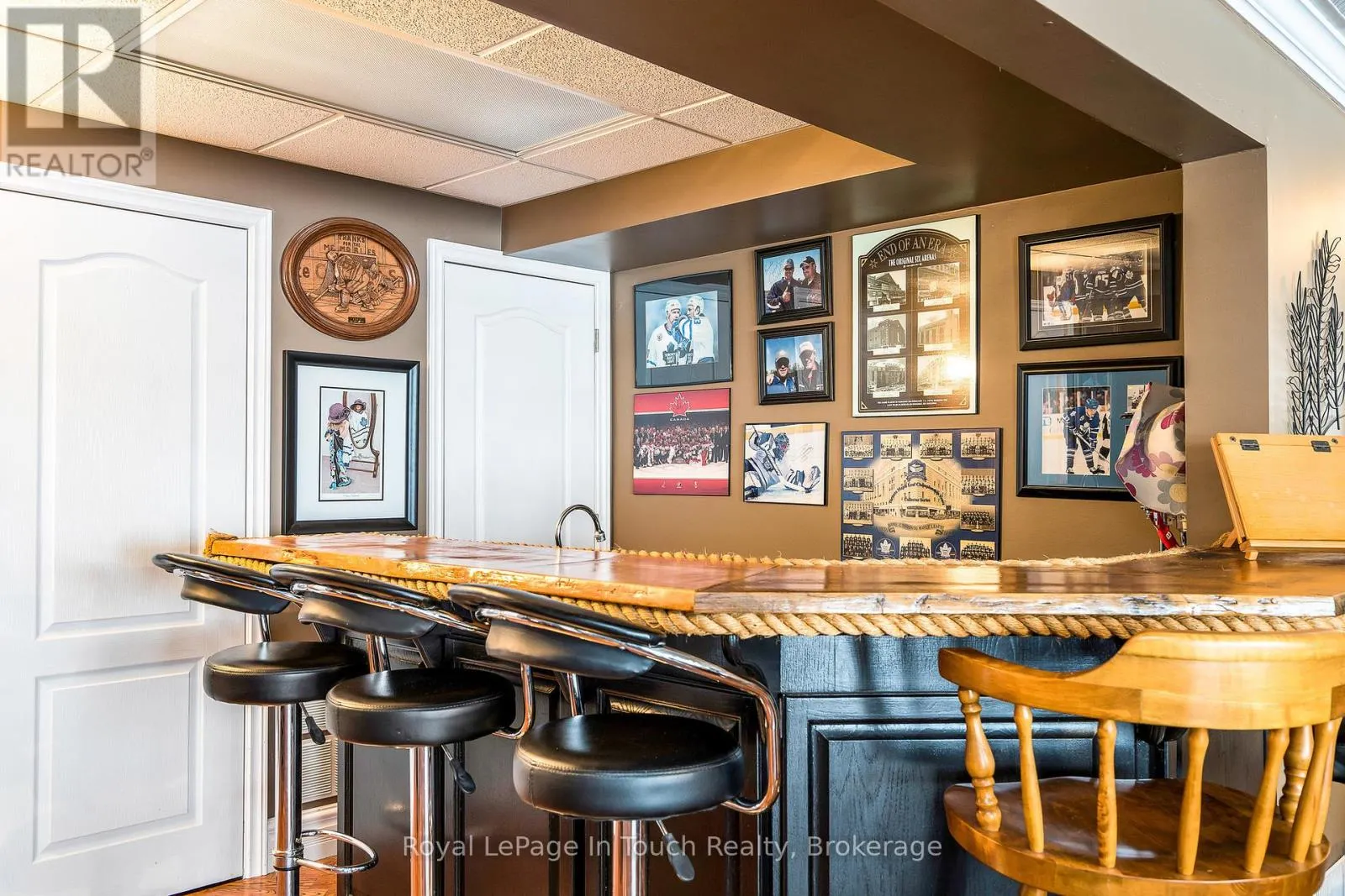 8 TINY BEACHES ROAD S