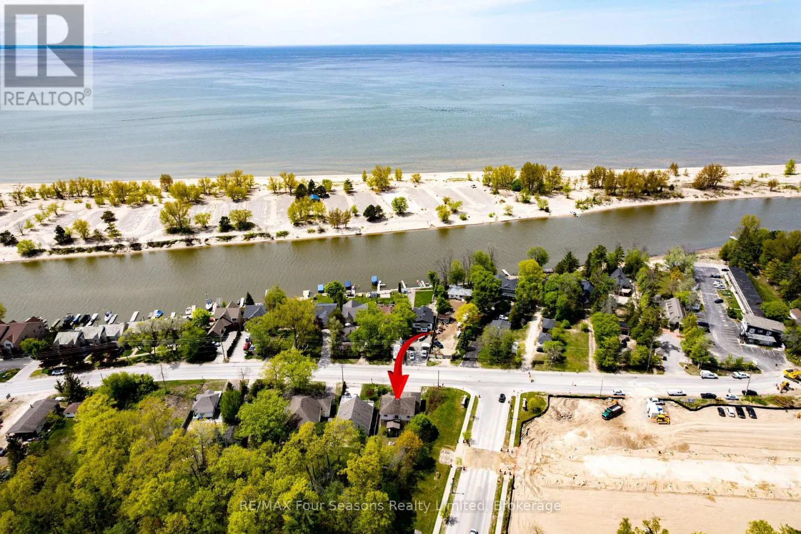 243 RIVER ROAD E