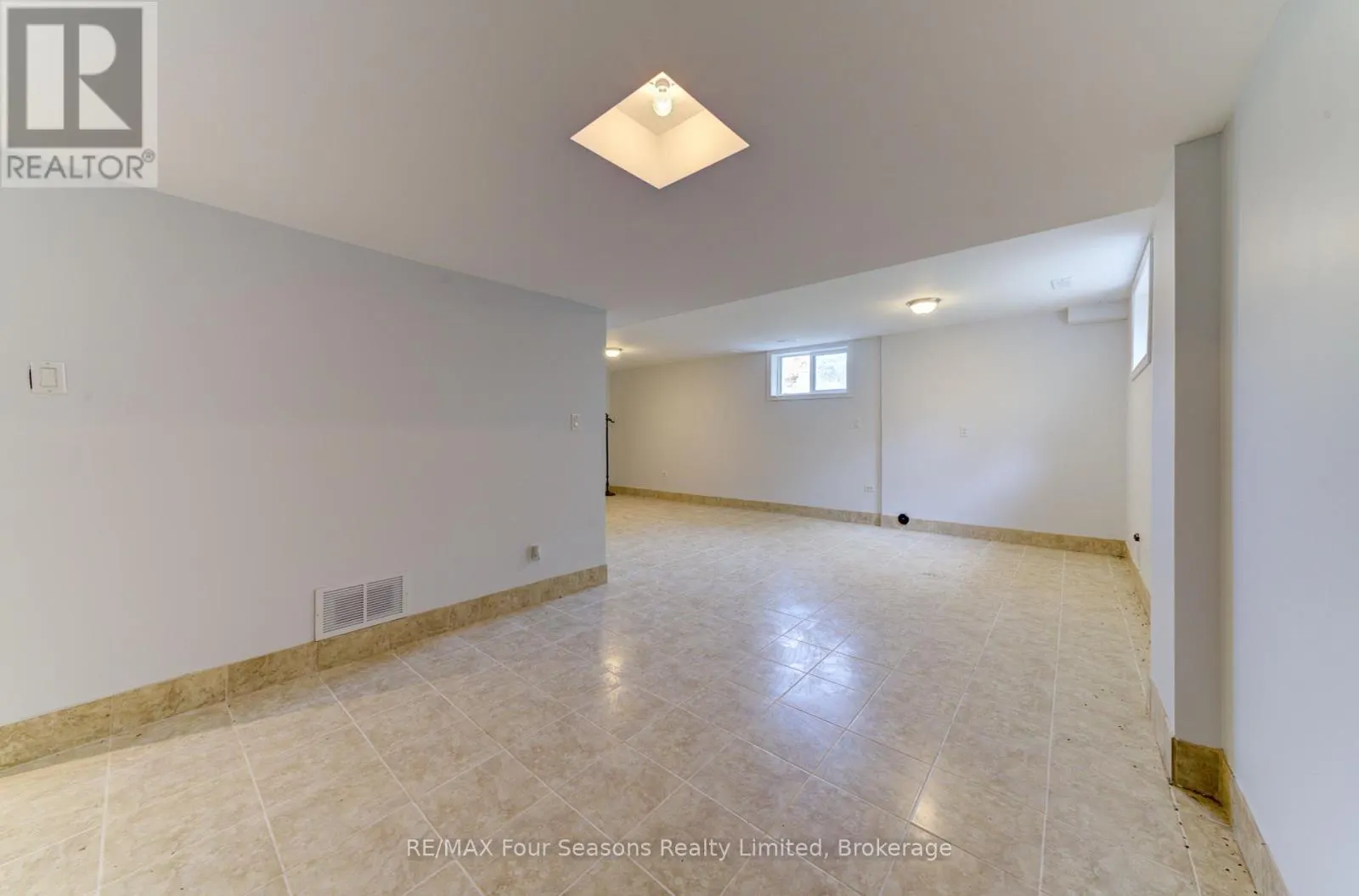 243 RIVER ROAD E