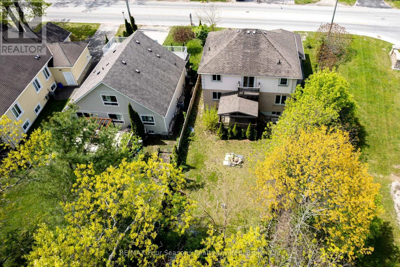 243 RIVER ROAD E