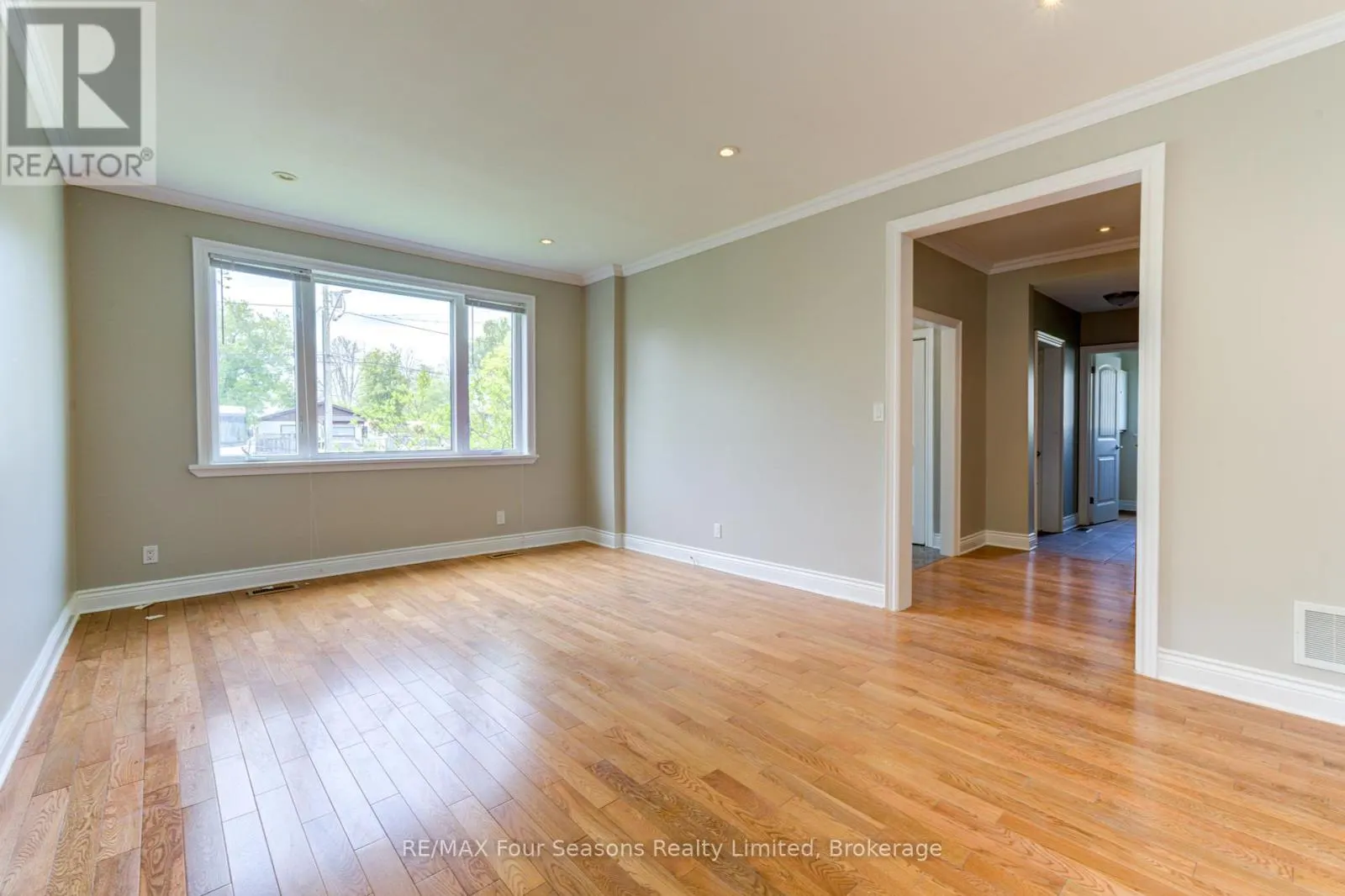 243 RIVER ROAD E