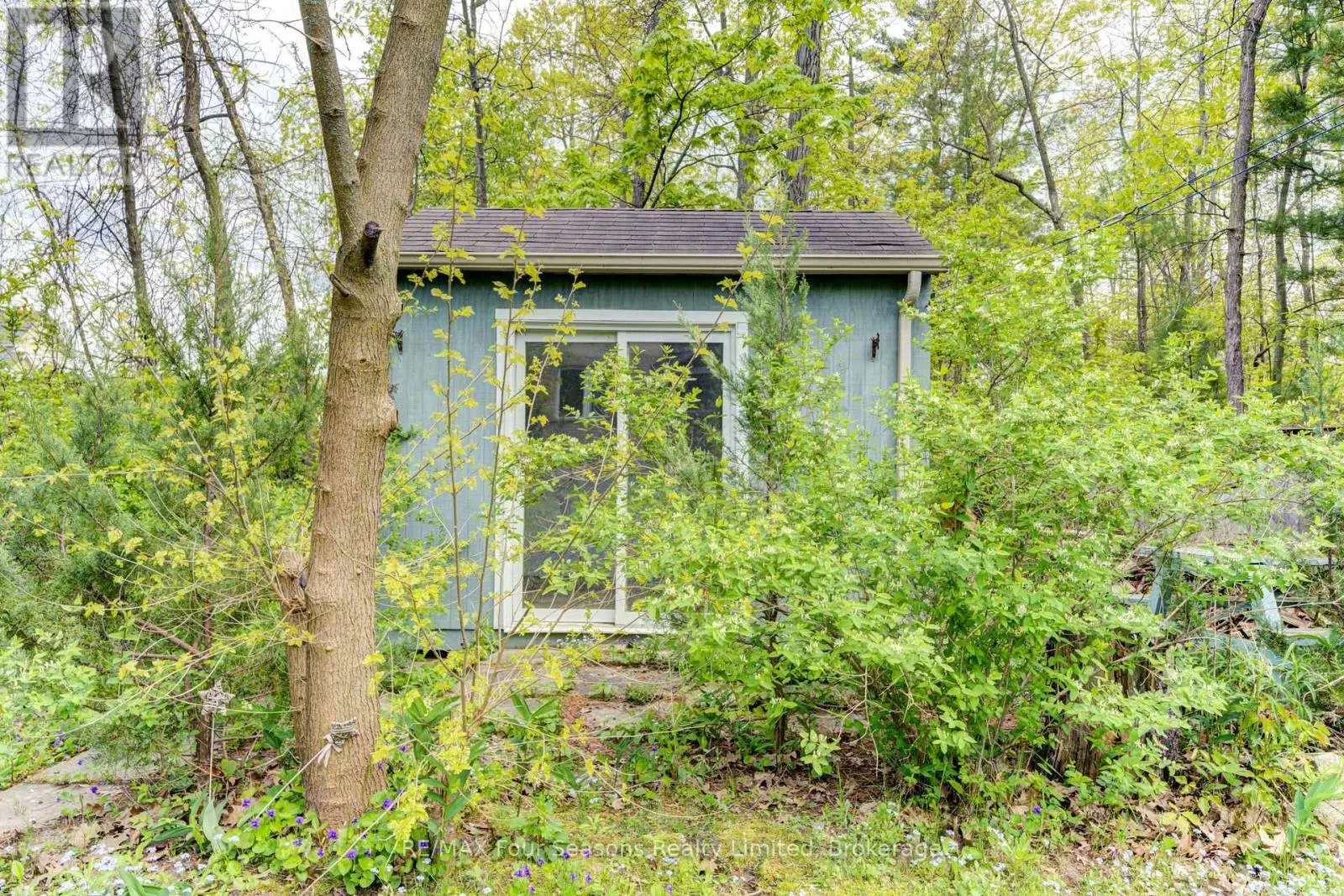 243 RIVER ROAD E