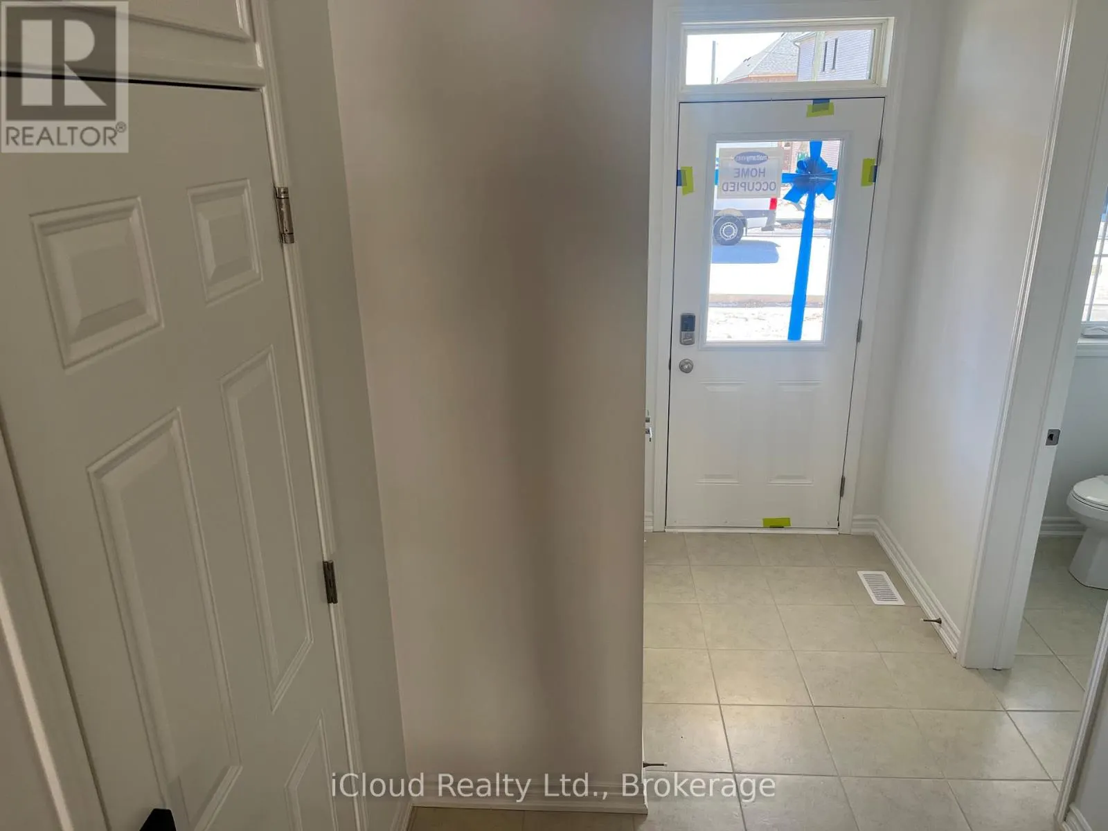 4 VINEWOOD CRESCENT