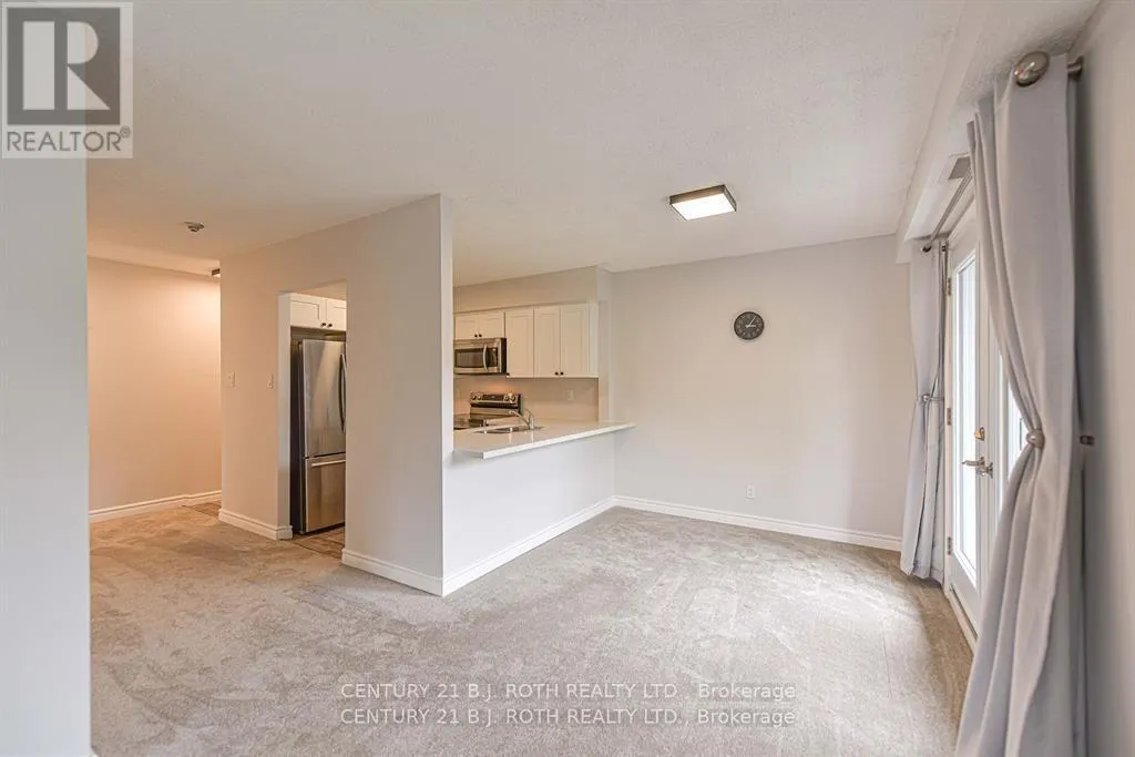 302 - 125 BOND STREET