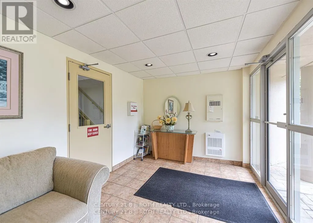 302 - 125 BOND STREET