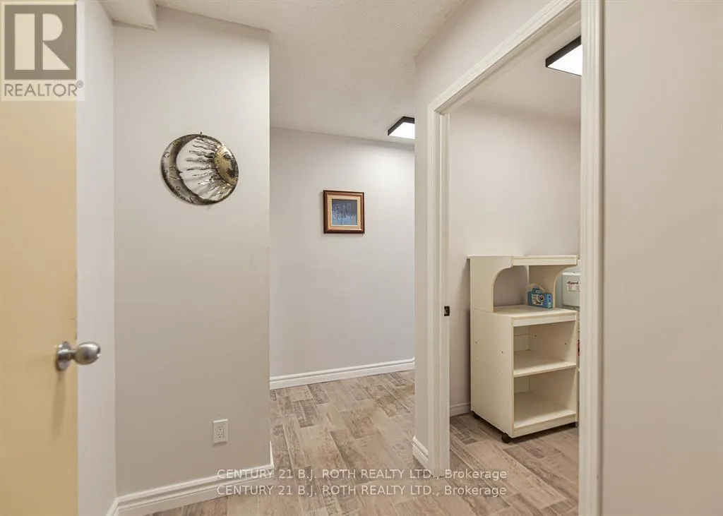 302 - 125 BOND STREET