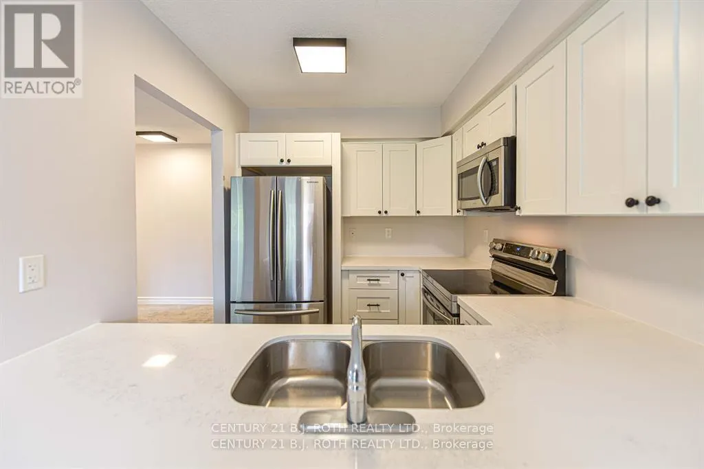 302 - 125 BOND STREET
