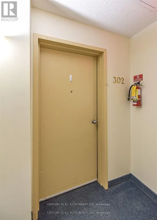 302 - 125 BOND STREET
