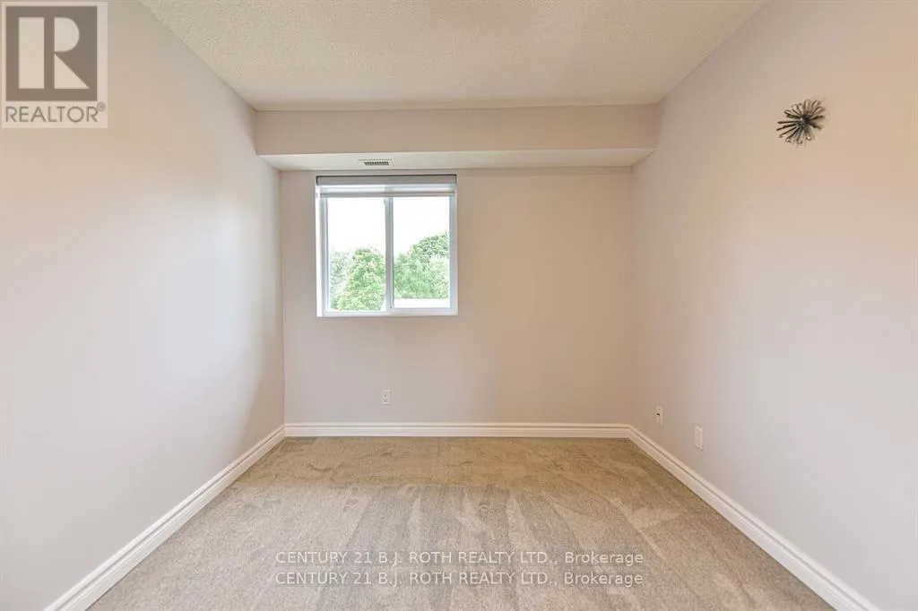 302 - 125 BOND STREET