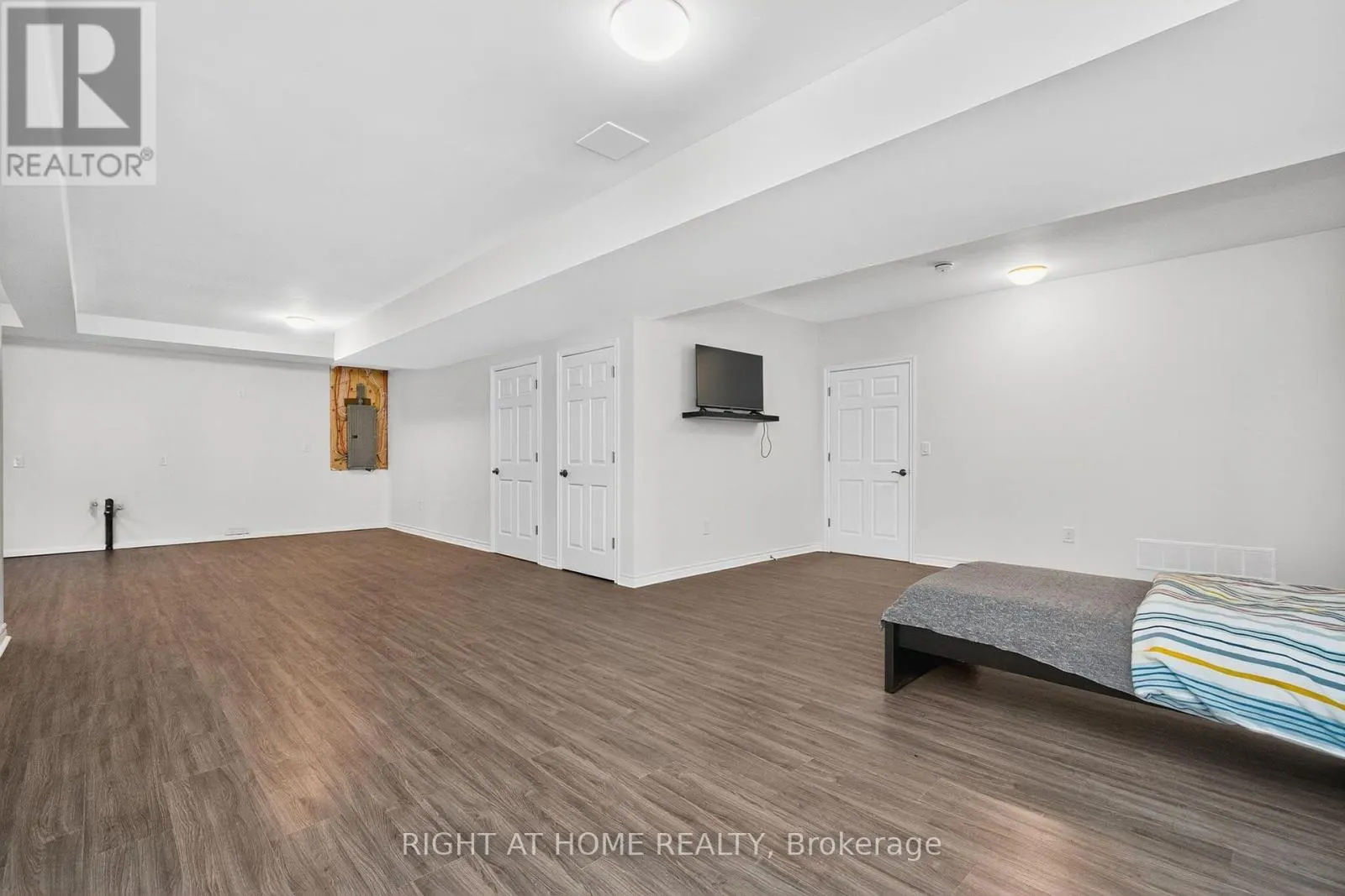 50 BREITHAUPT CRESCENT