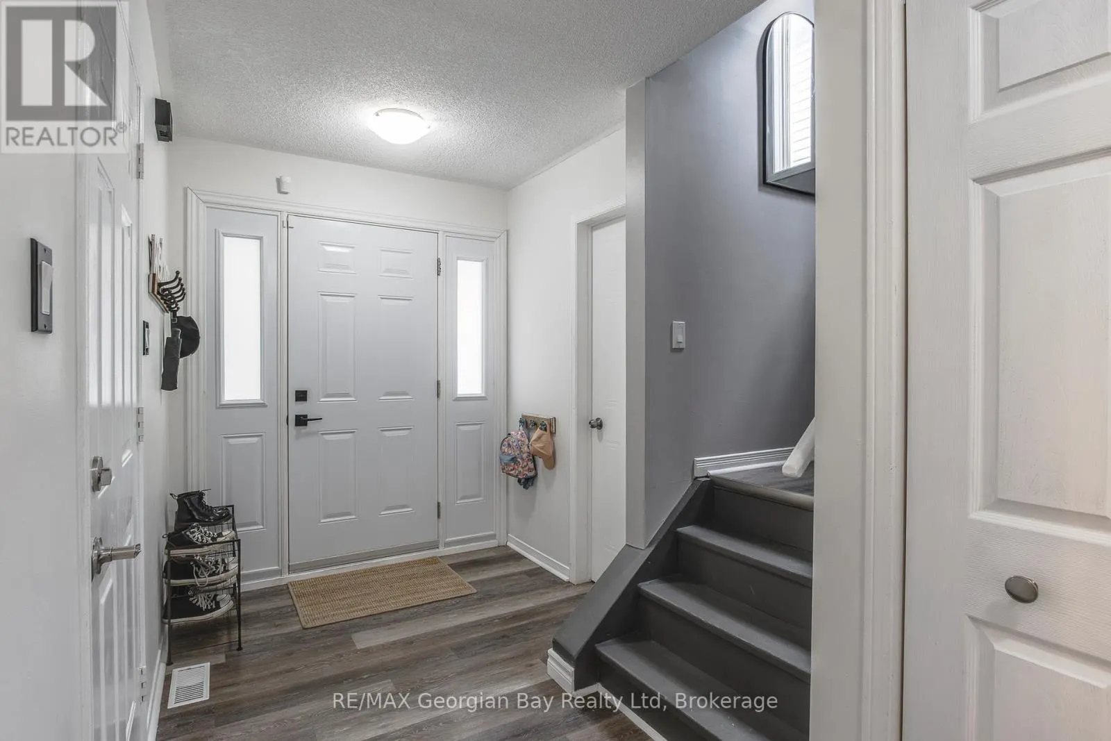 319 ELLEN STREET
