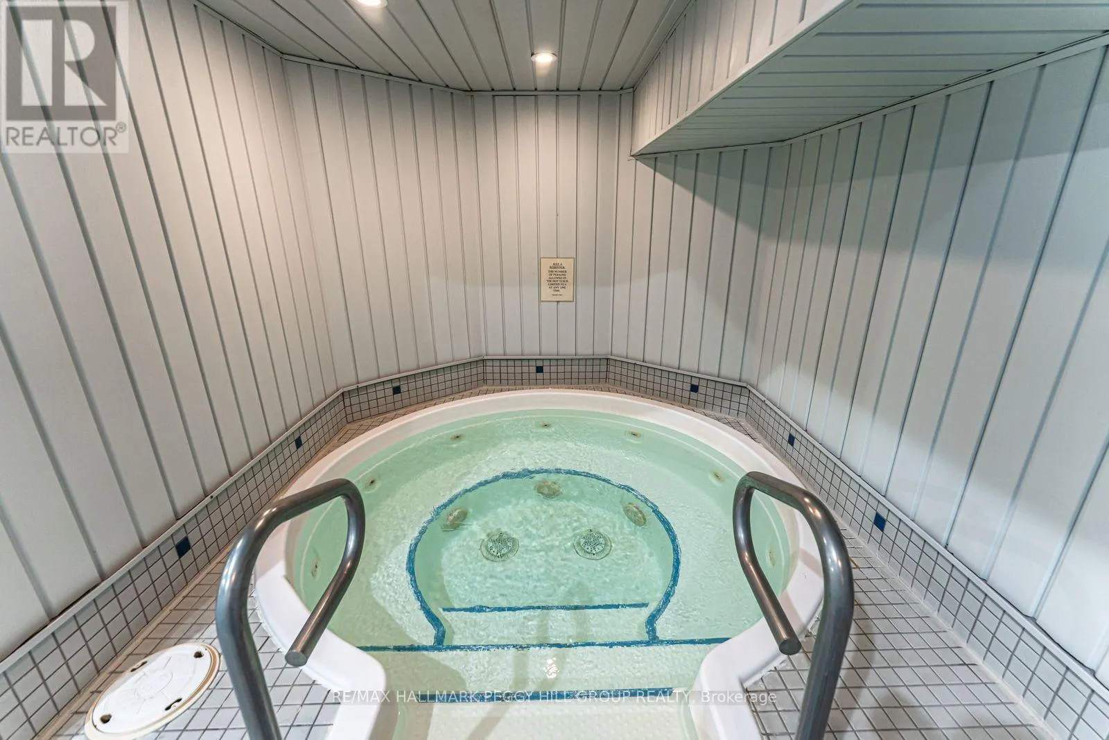 803 - 181 COLLIER STREET