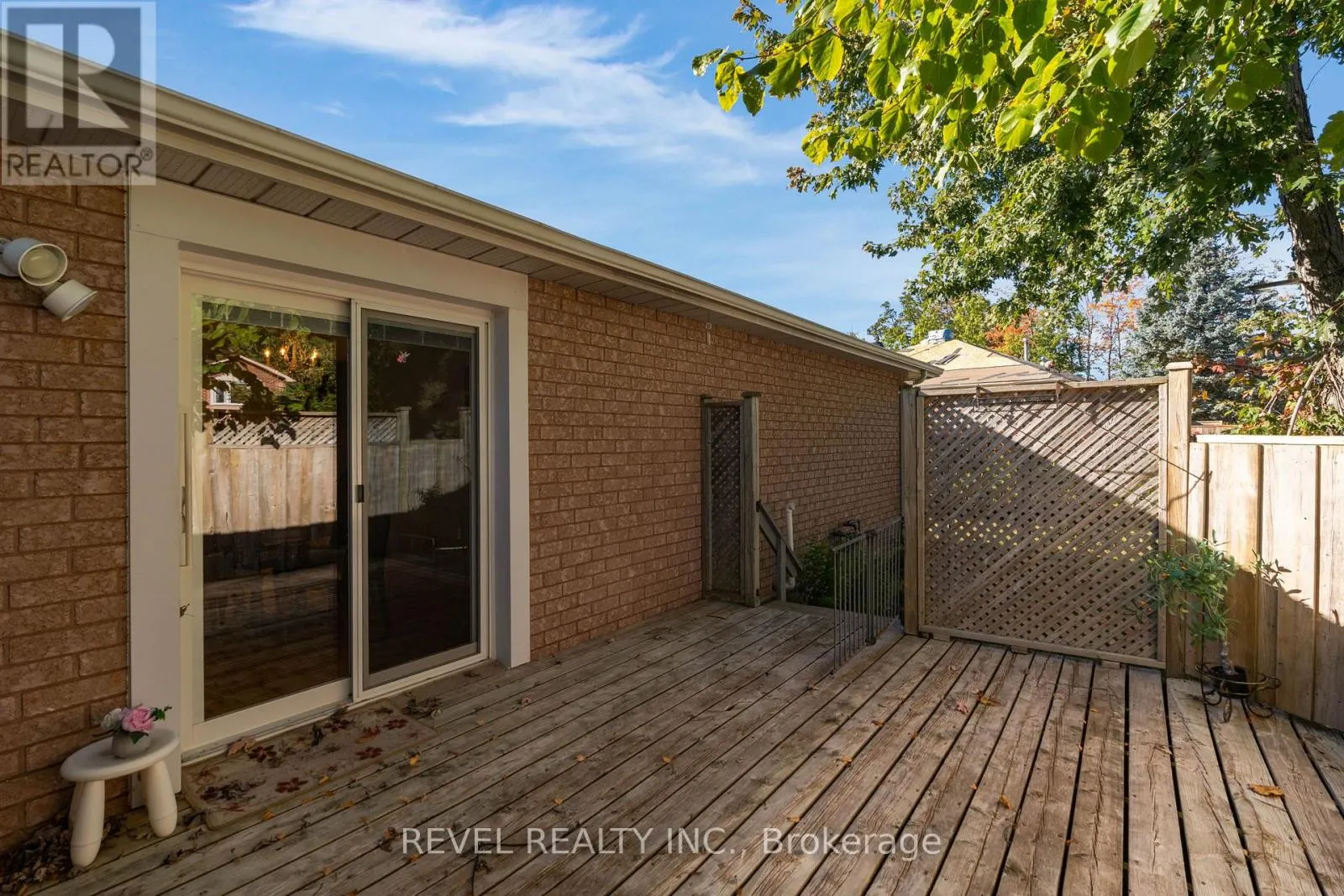 290 CUNDLES ROAD W
