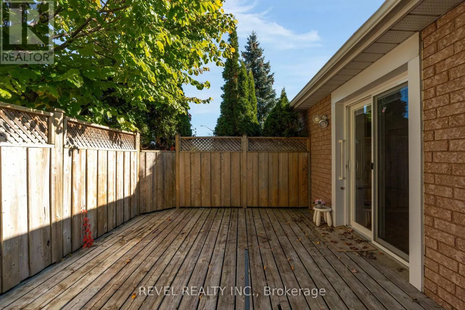 290 CUNDLES ROAD W