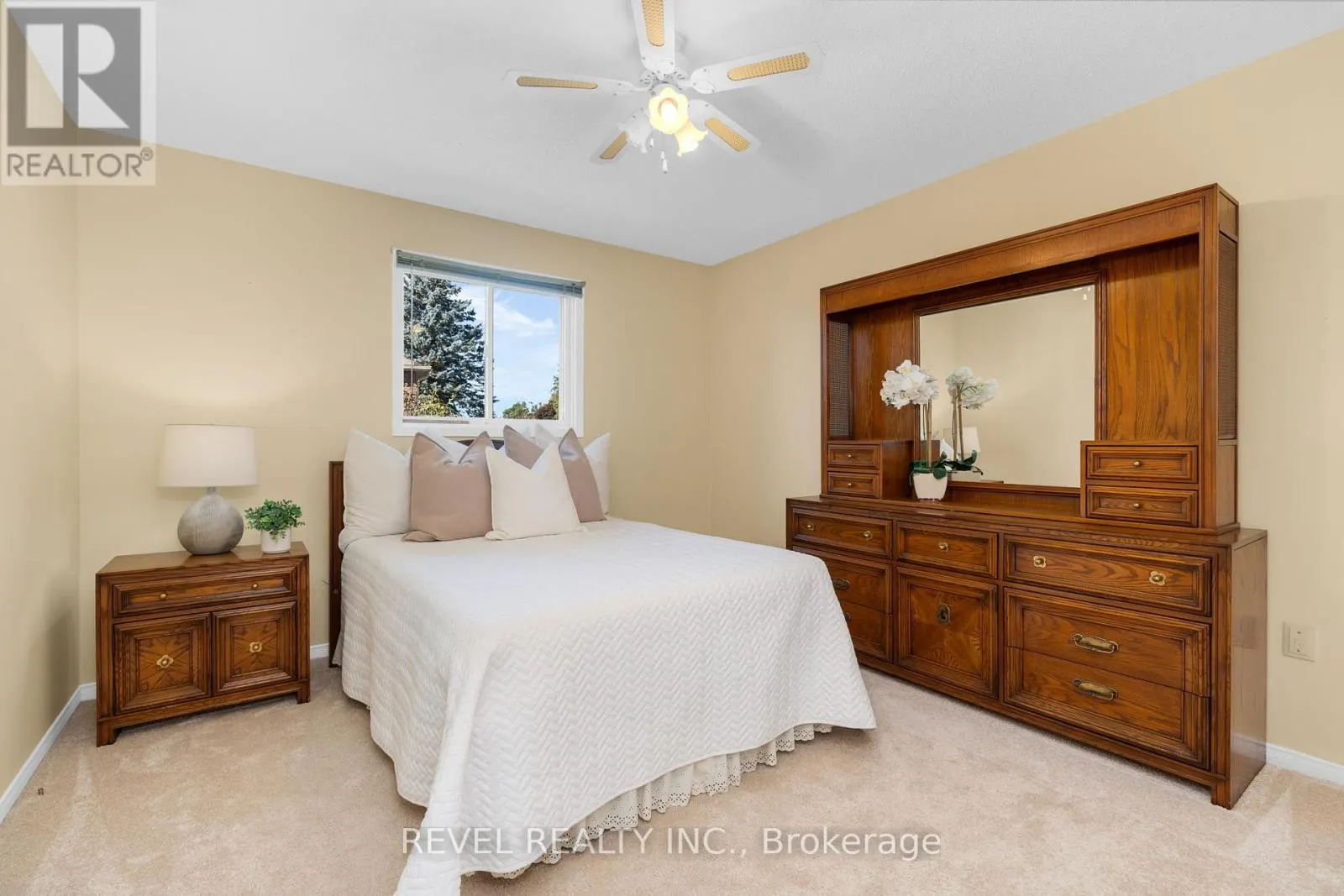 290 CUNDLES ROAD W