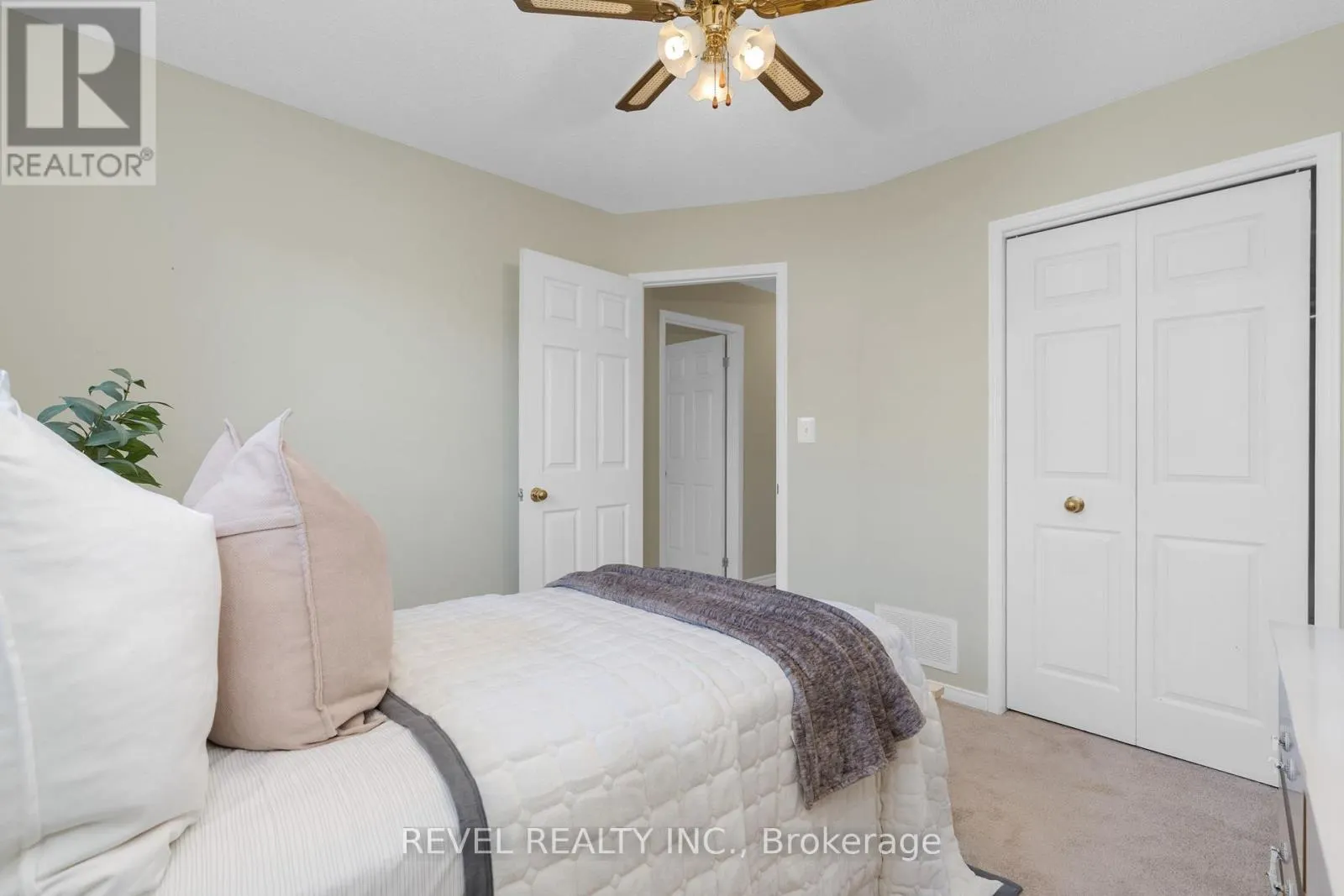 290 CUNDLES ROAD W