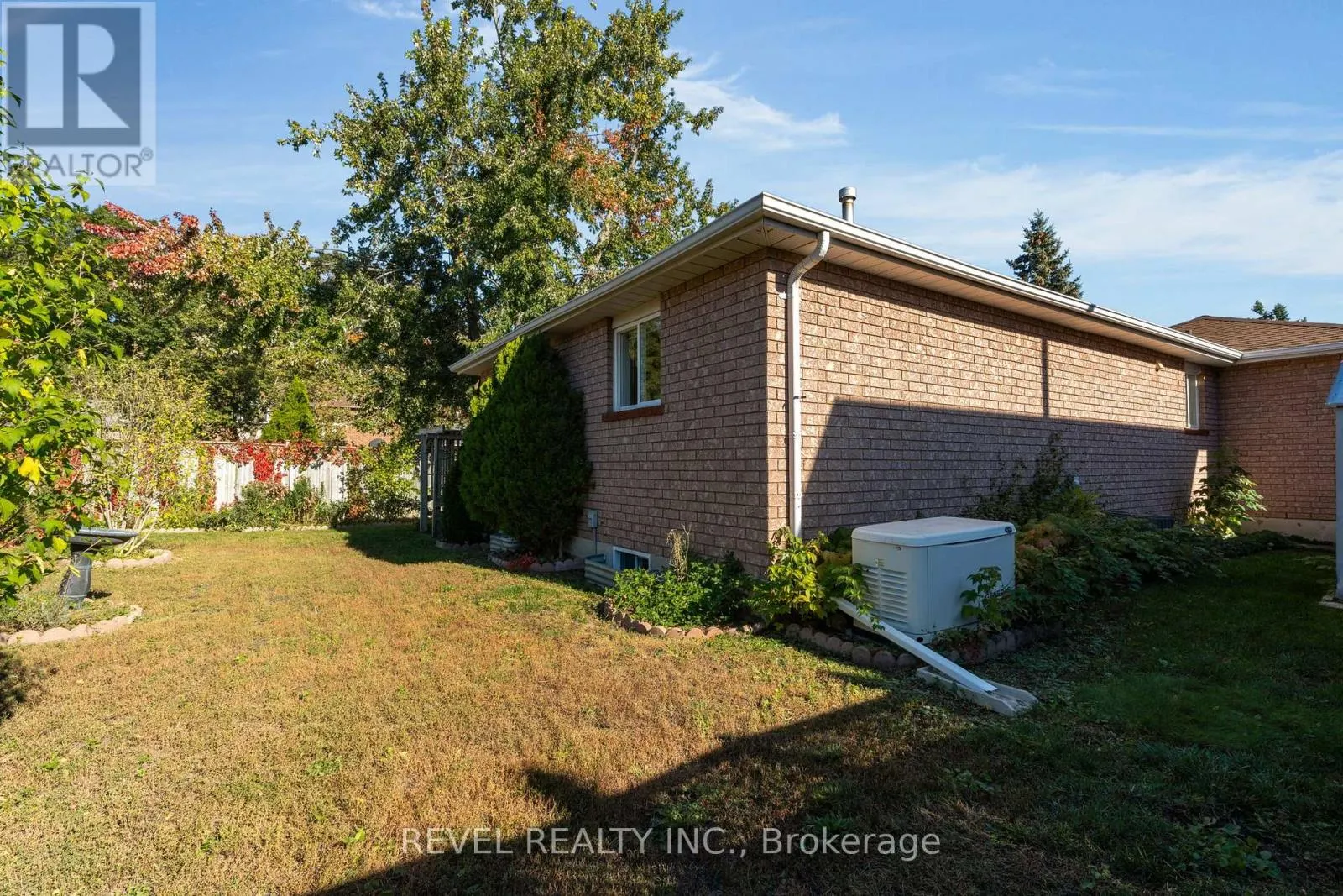 290 CUNDLES ROAD W