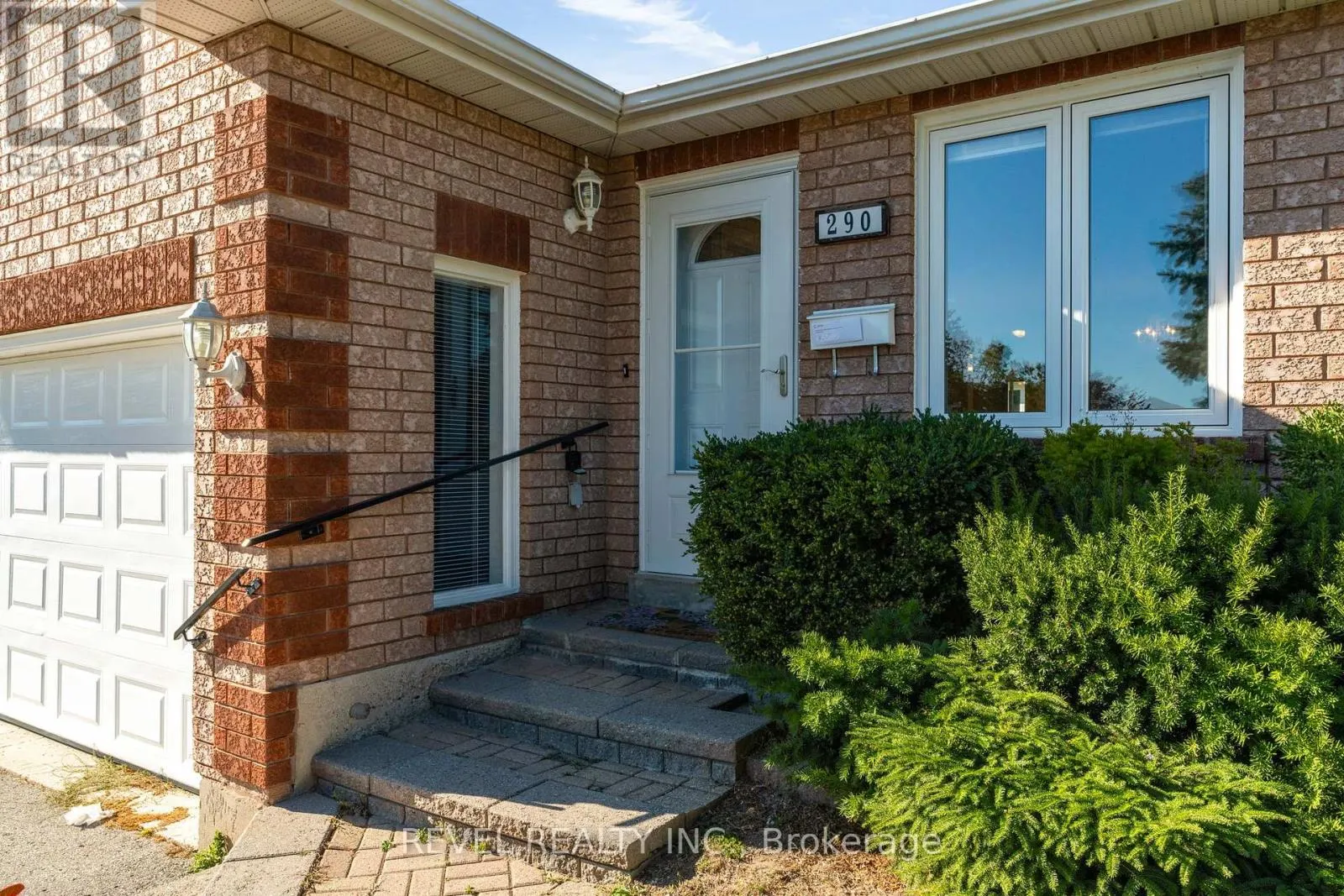 290 CUNDLES ROAD W