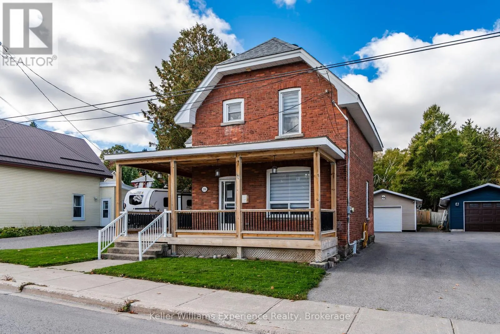 196 FOURTH STREET
