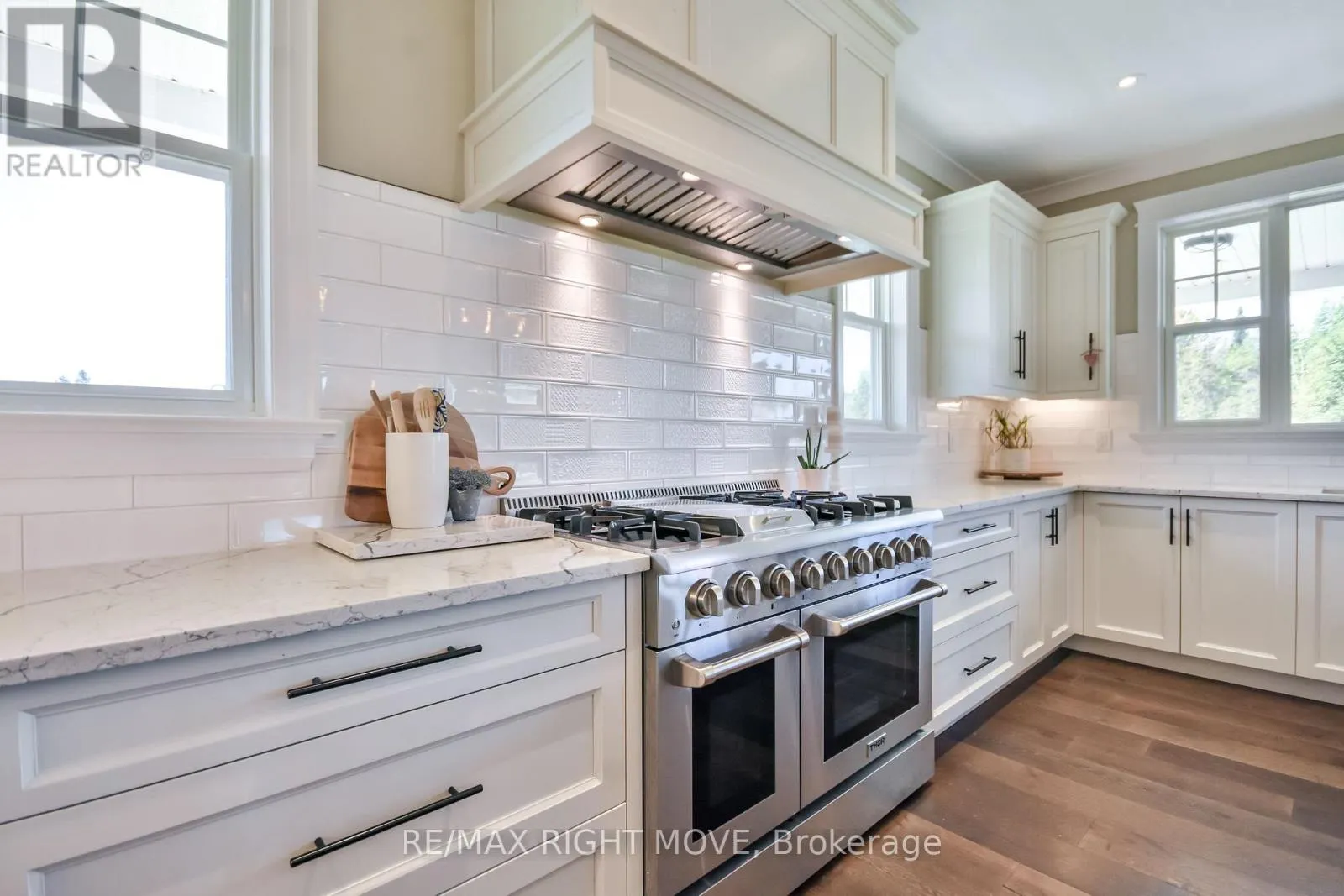 2448 STOCKDALE ROAD