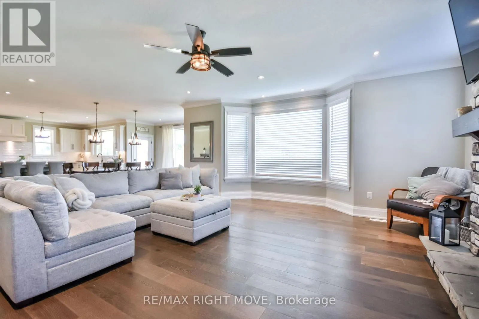 2448 STOCKDALE ROAD